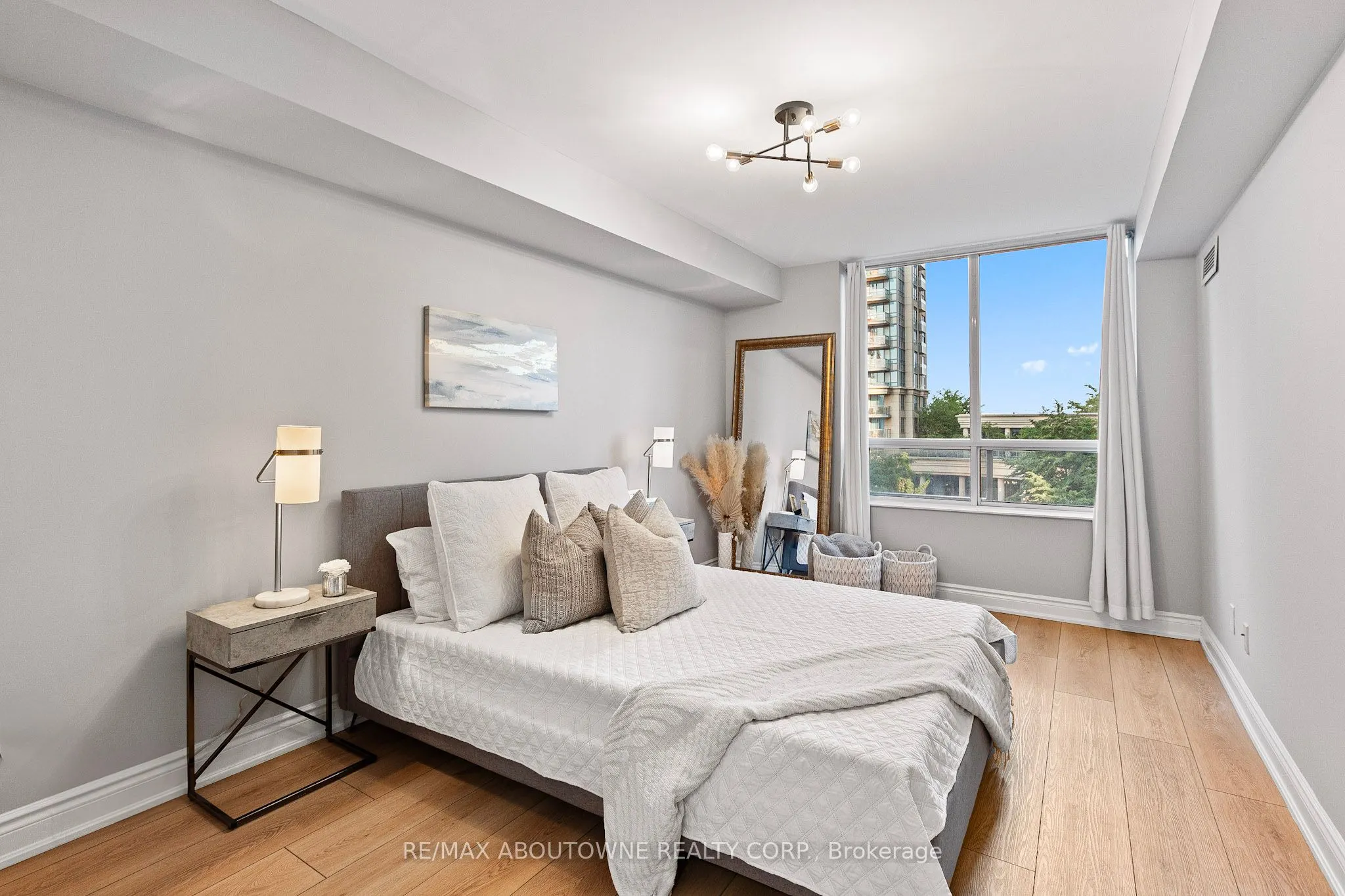 5233 Dundas Street W, #227