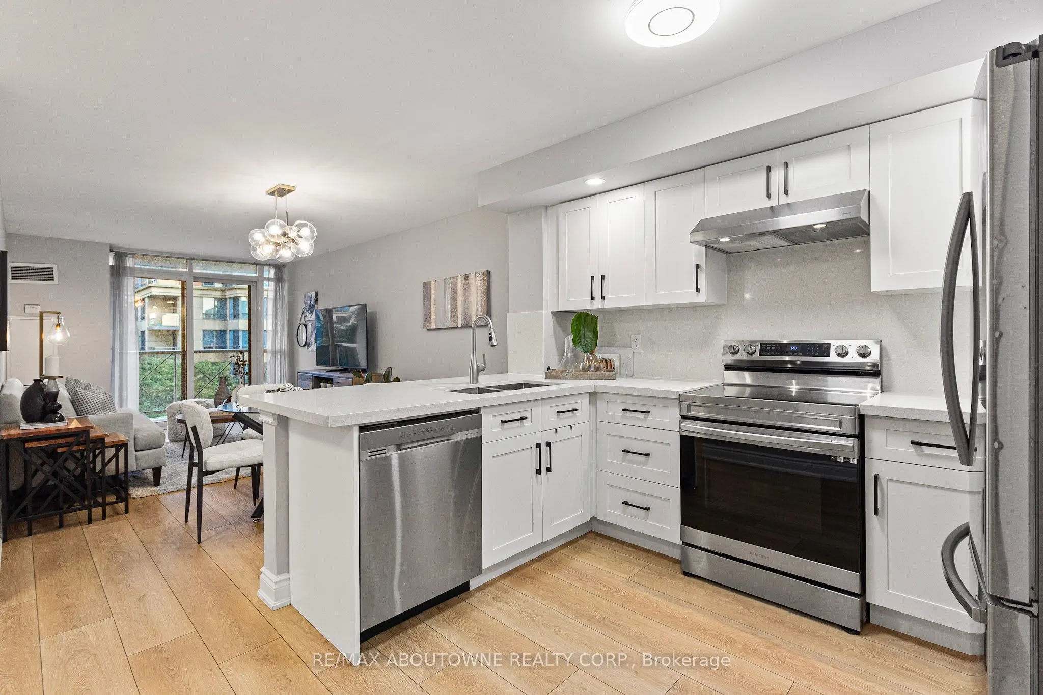 5233 Dundas Street W, #227