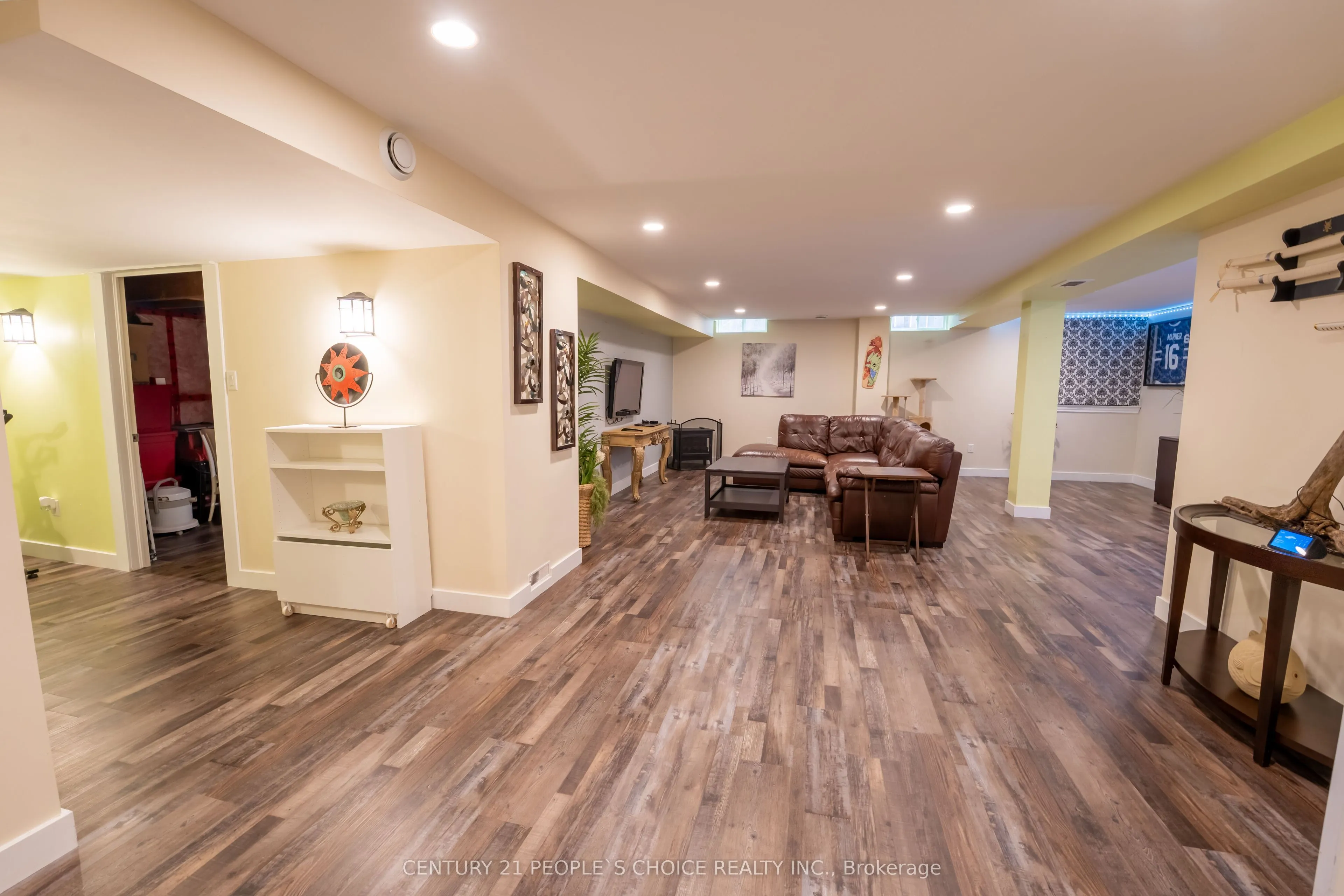 23 Wadsworth Circle