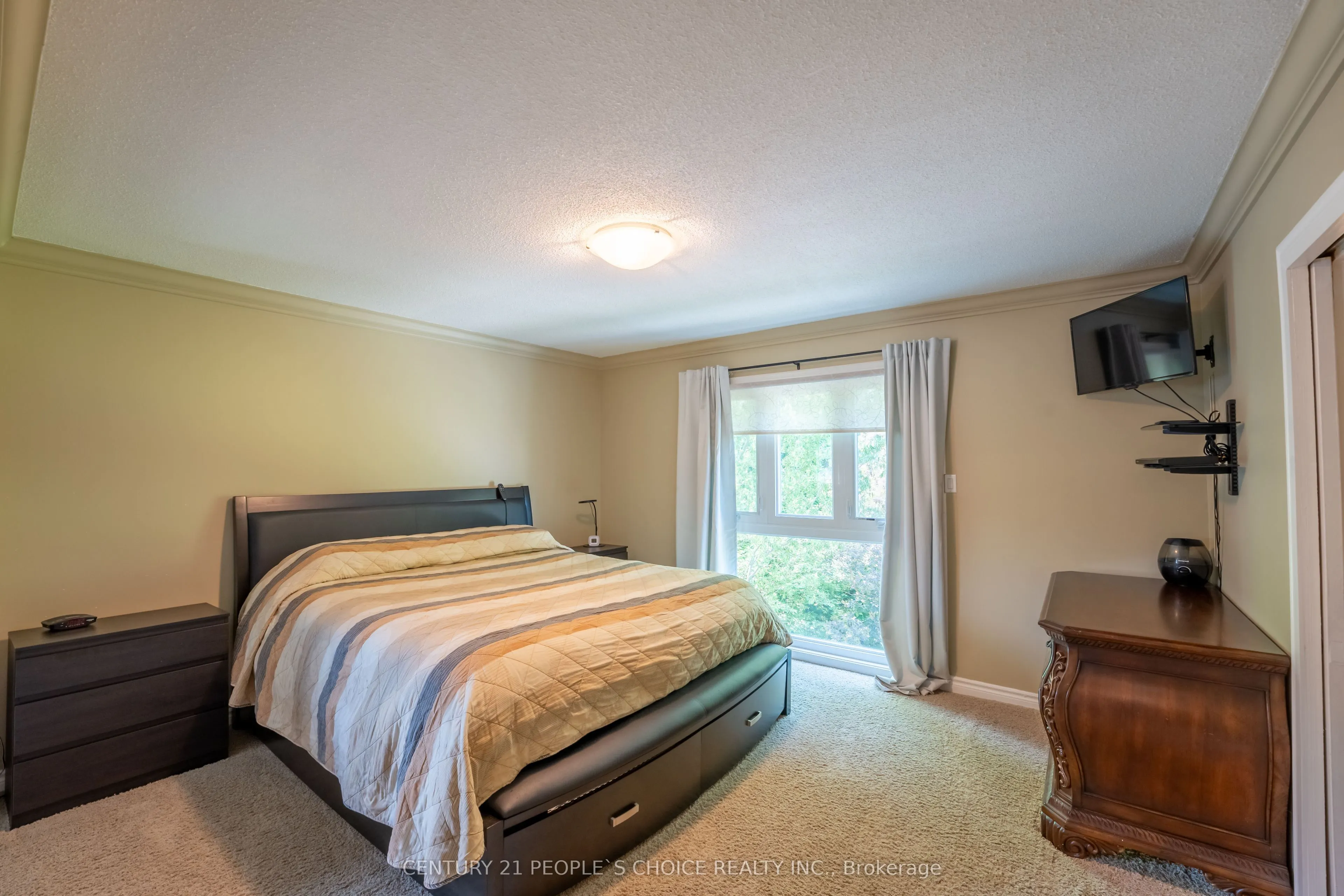 23 Wadsworth Circle