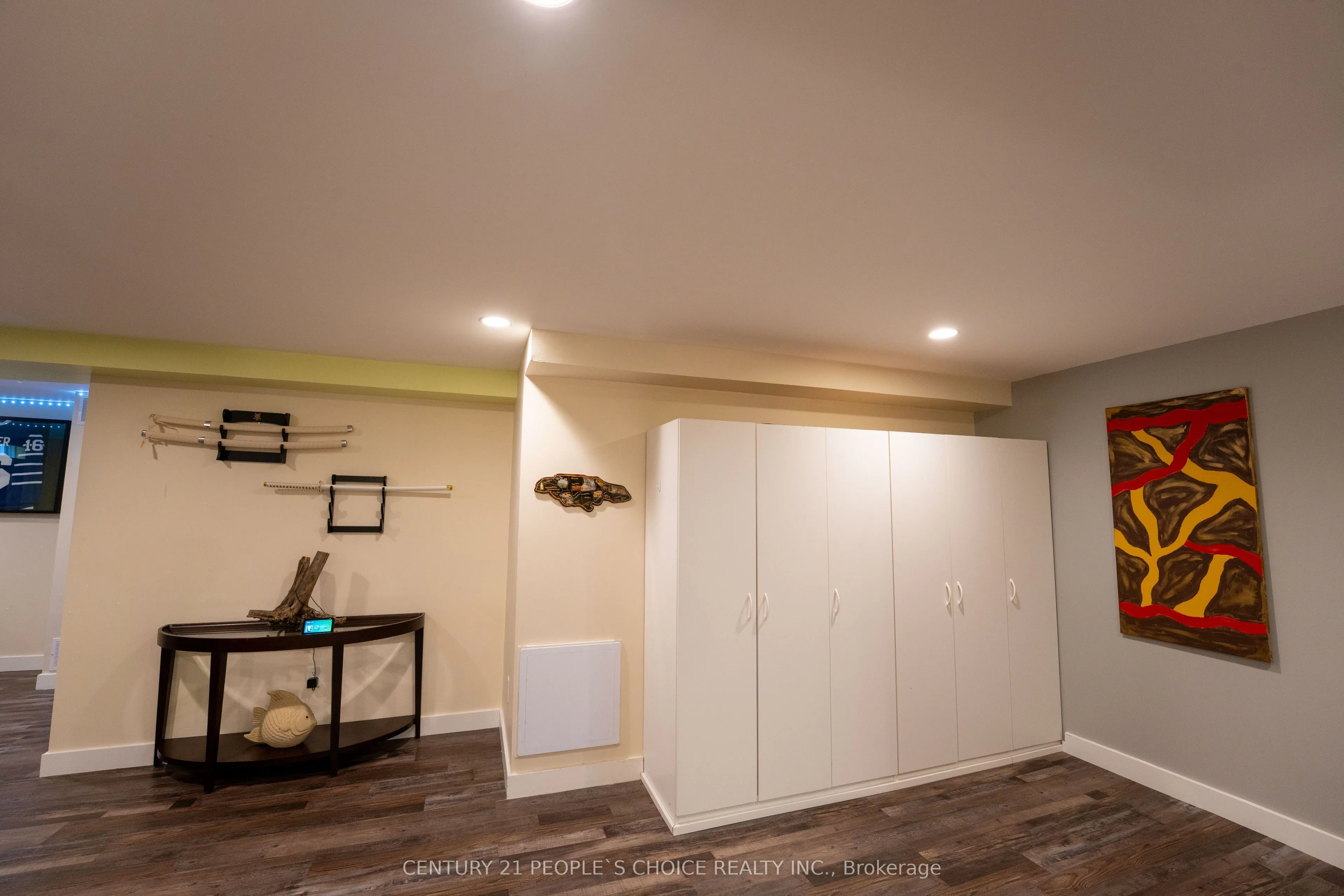 23 Wadsworth Circle