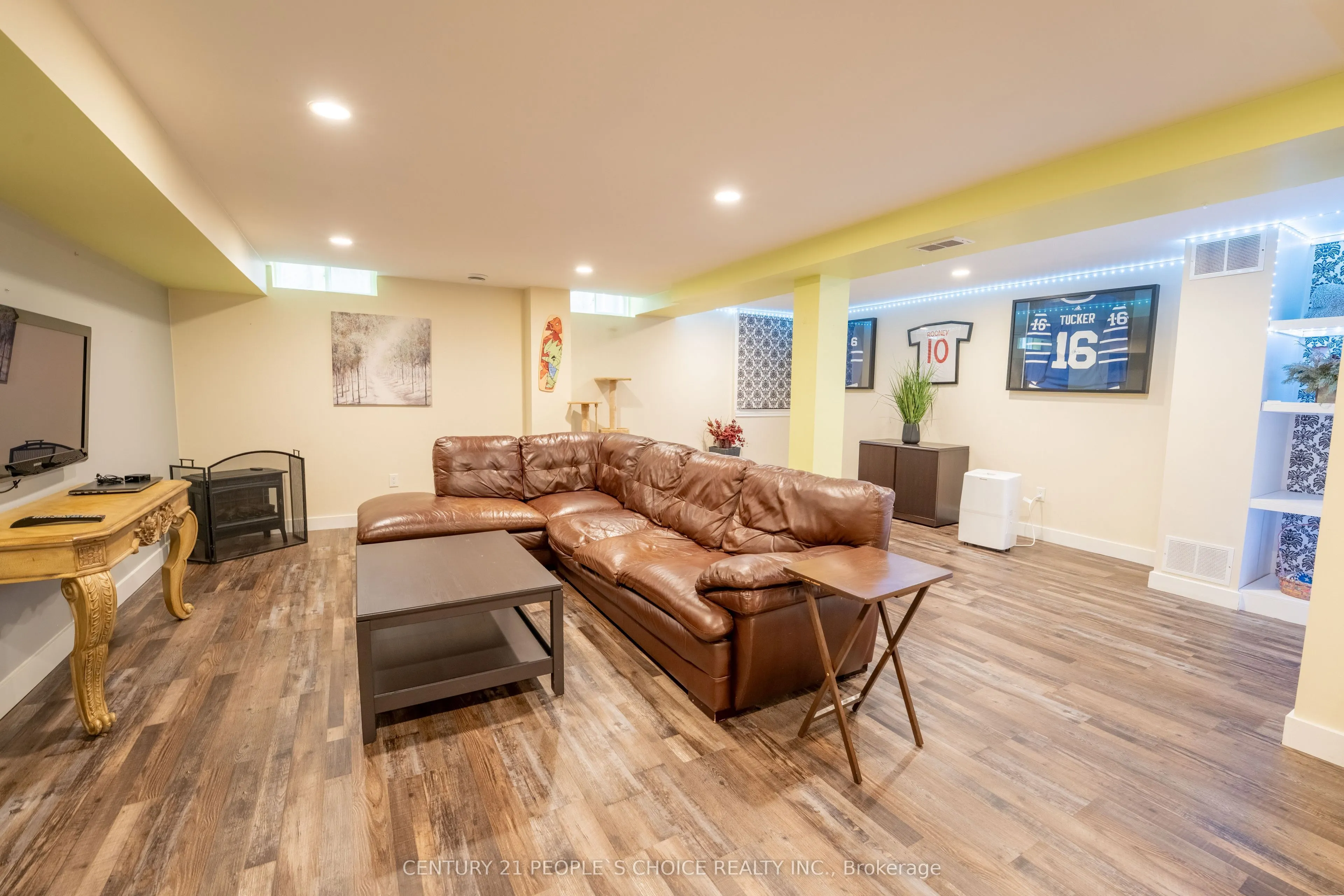 23 Wadsworth Circle
