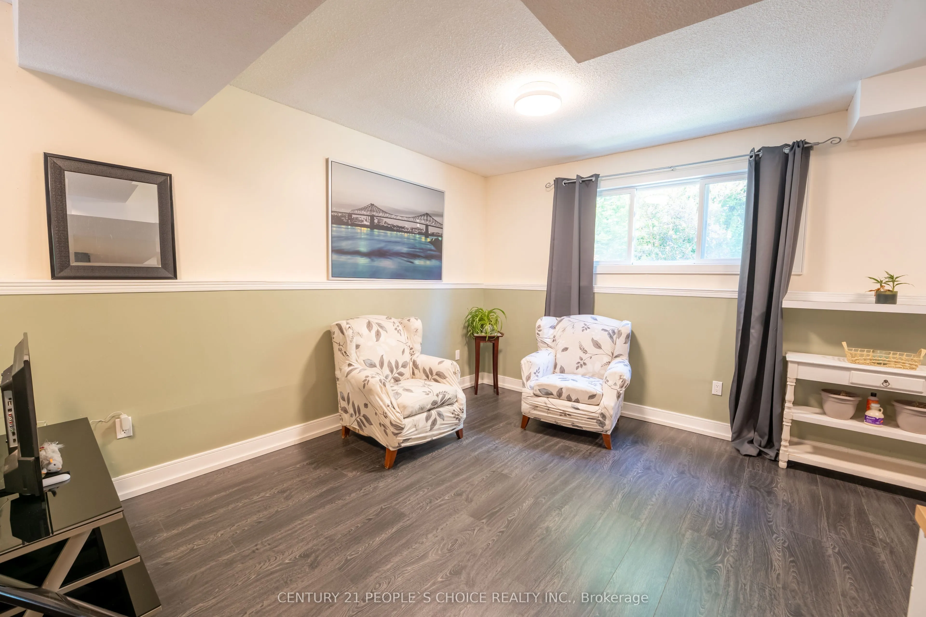 23 Wadsworth Circle
