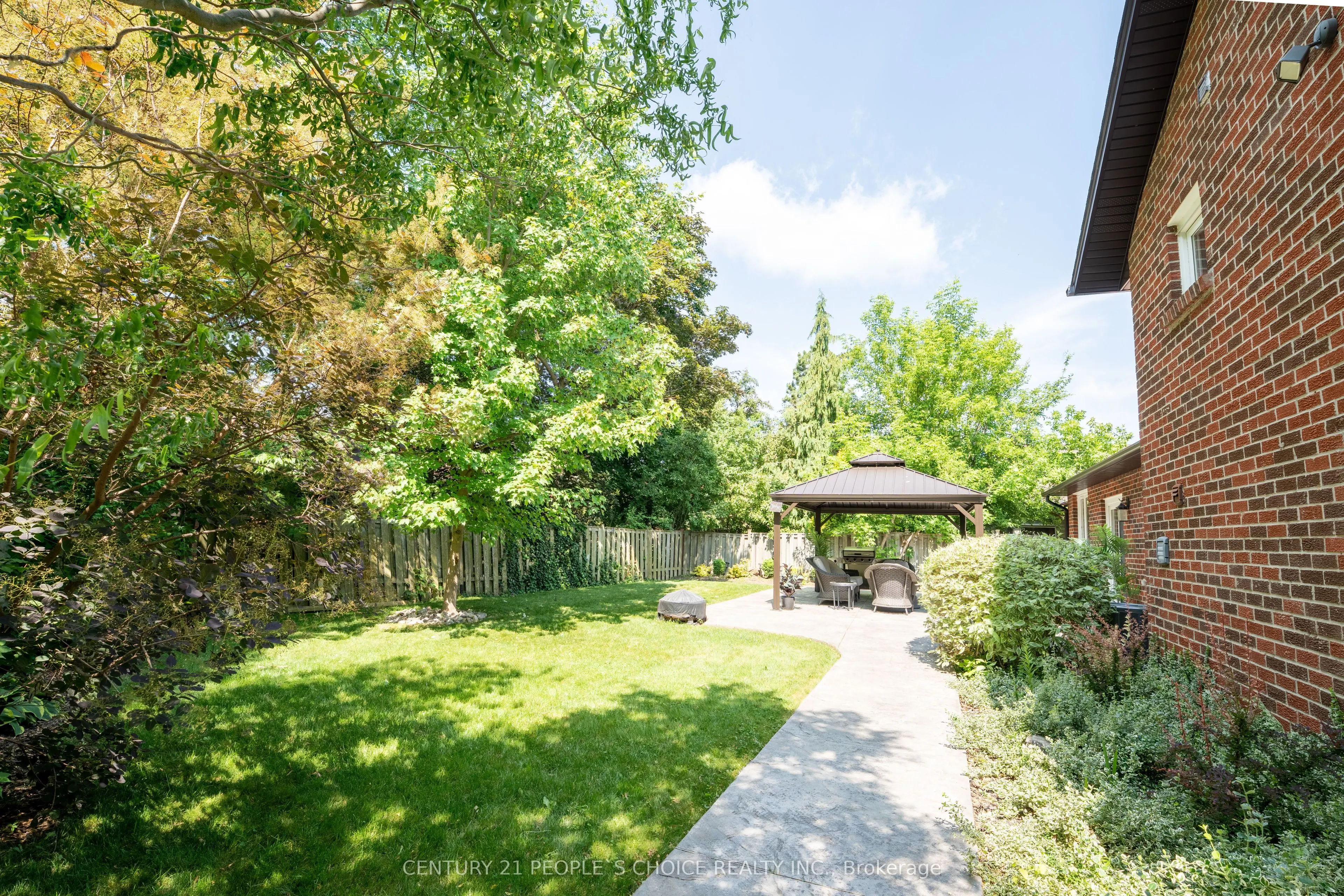 23 Wadsworth Circle