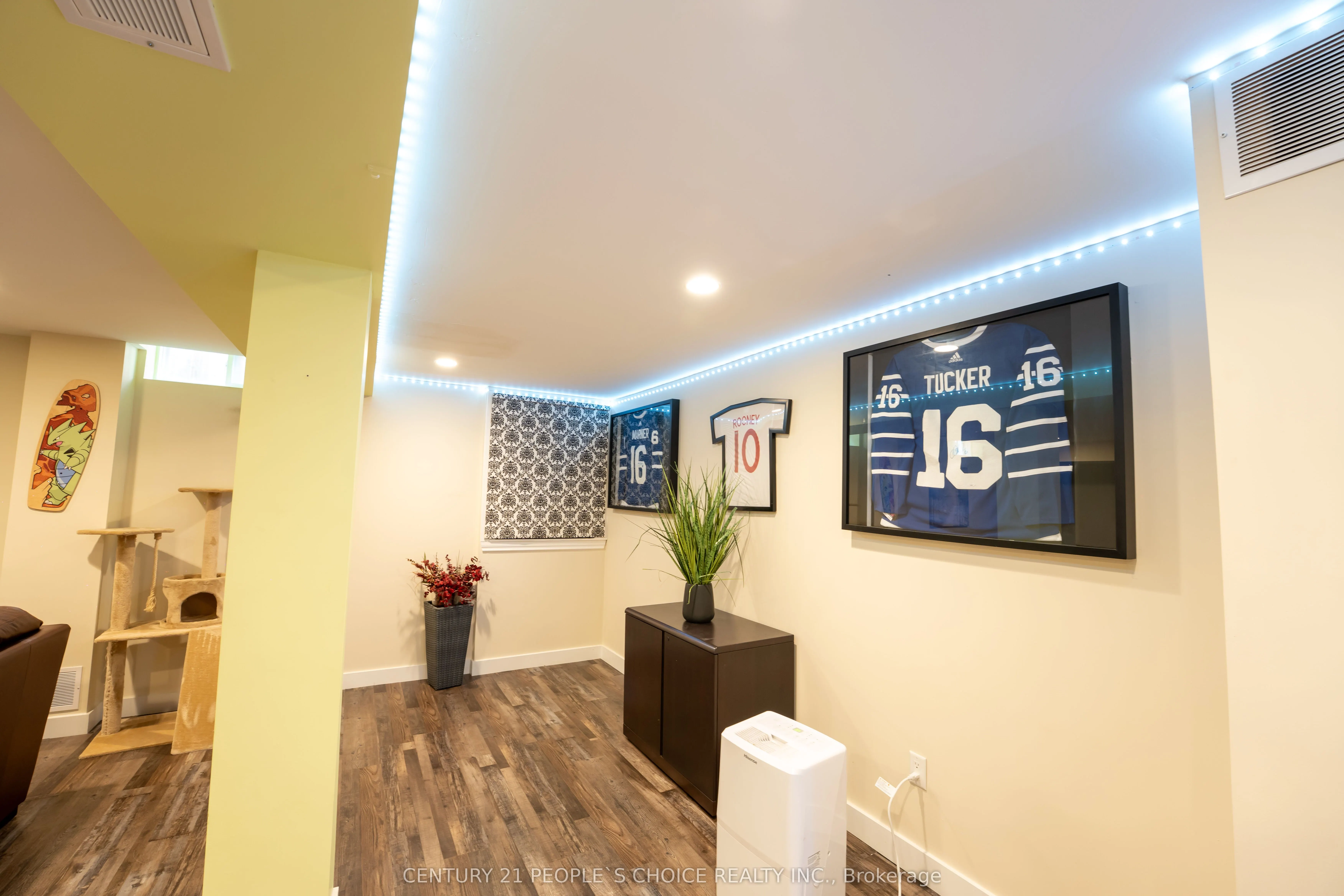 23 Wadsworth Circle