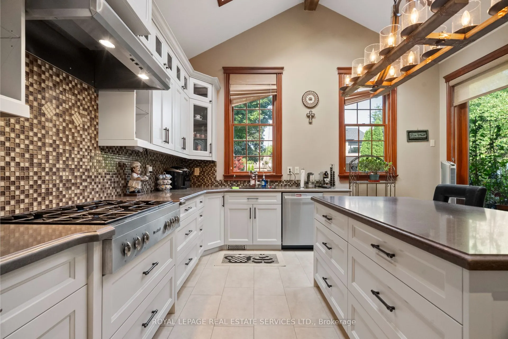 5 Cedarland Drive