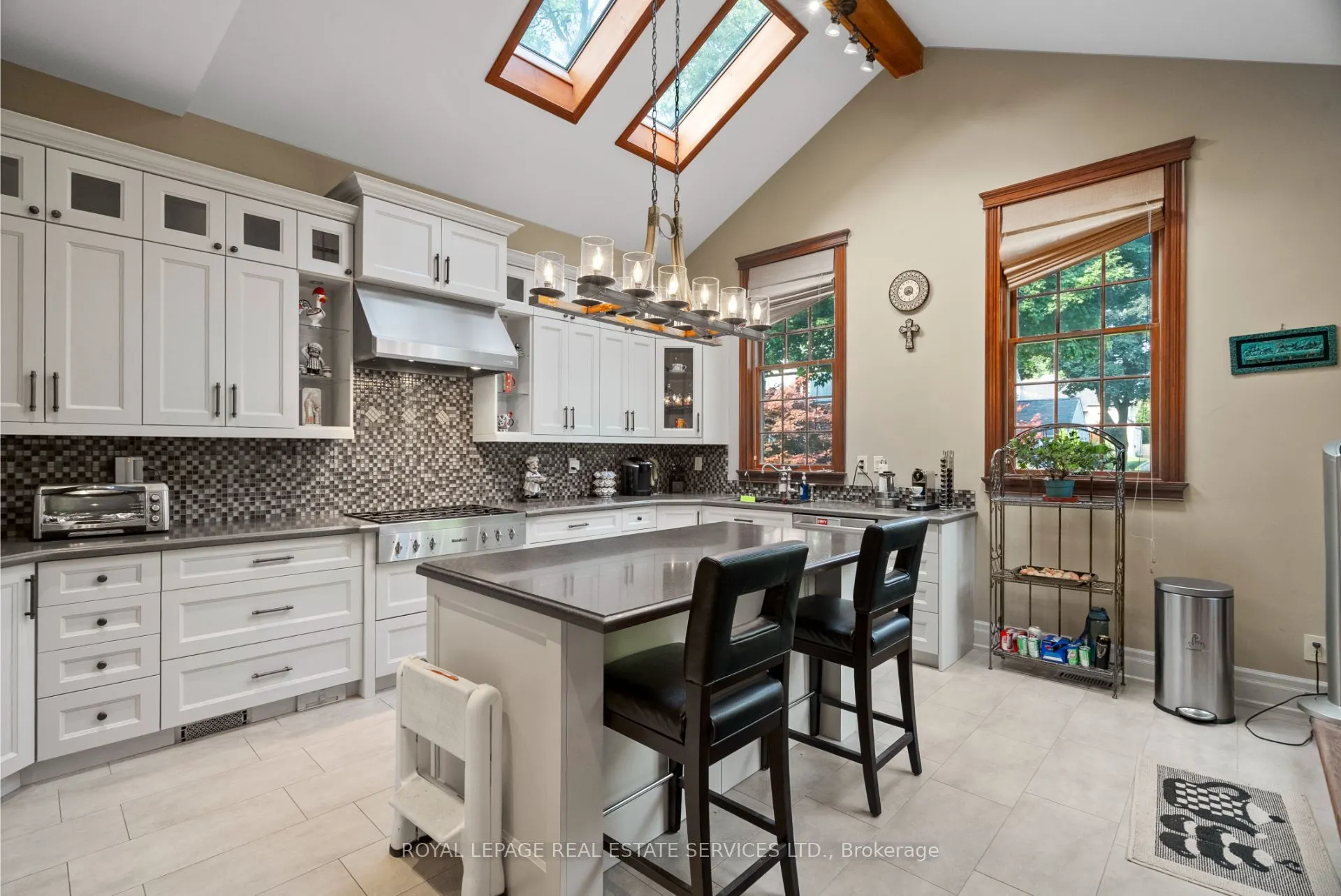 5 Cedarland Drive