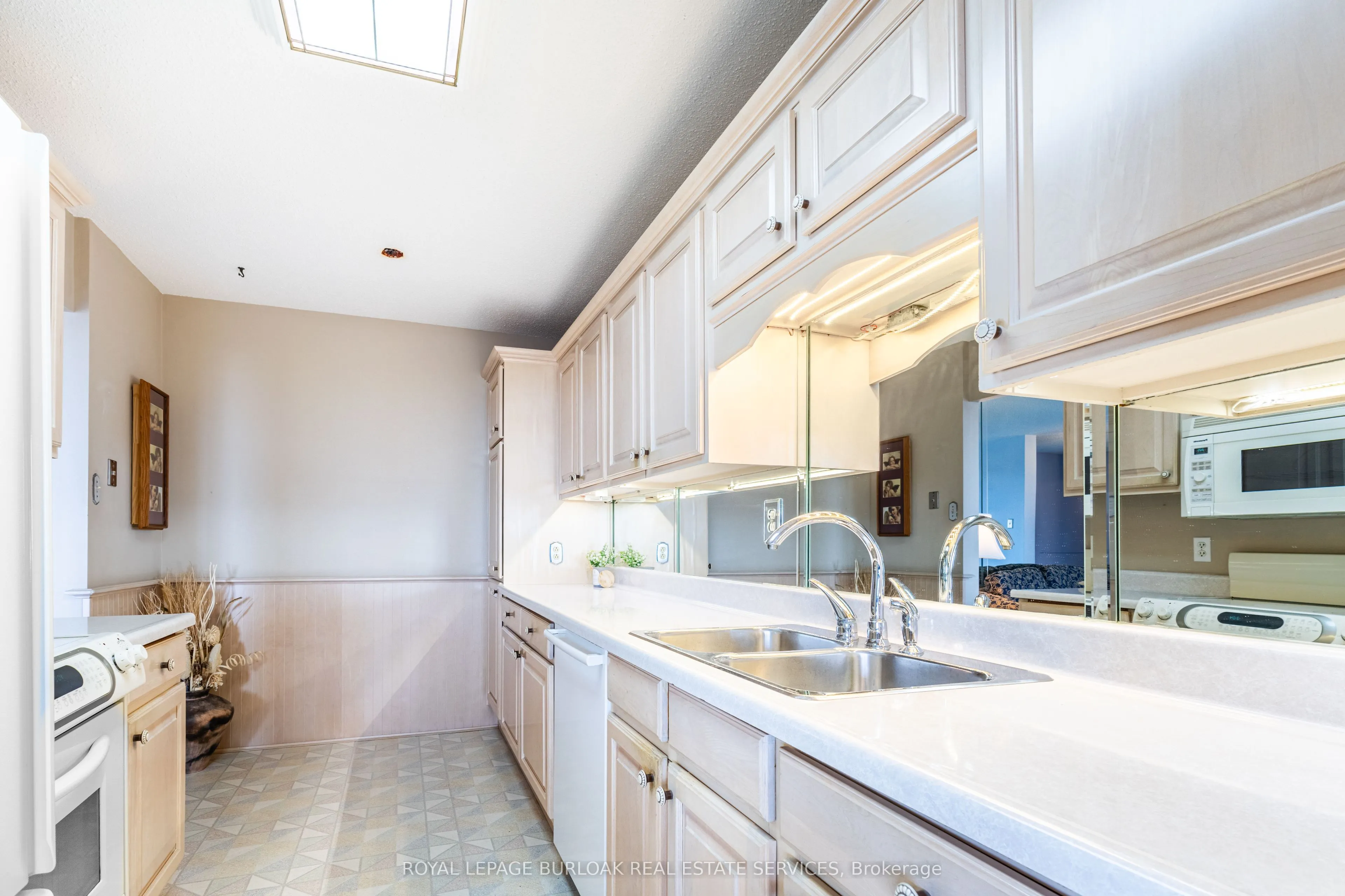 2055 Upper Middle Road, #805