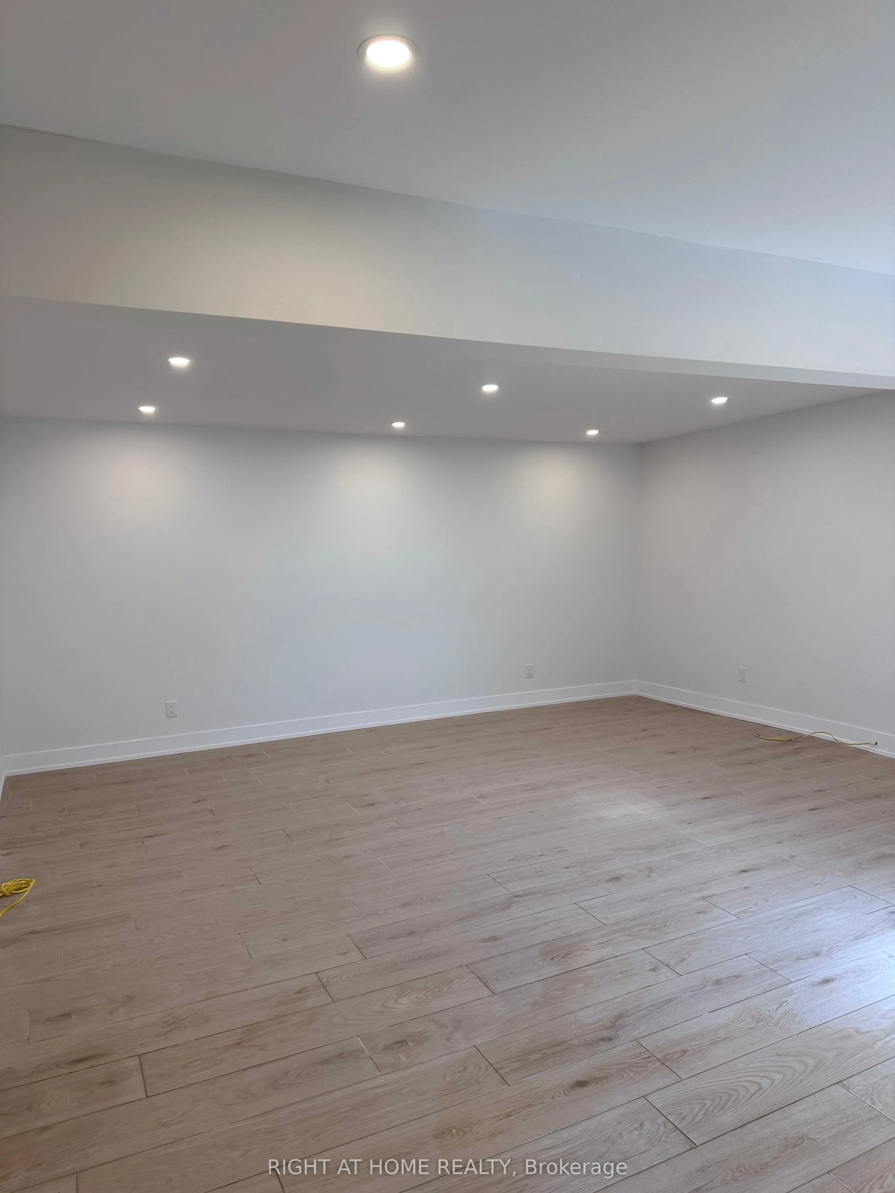 500 Salem Avenue N, #L