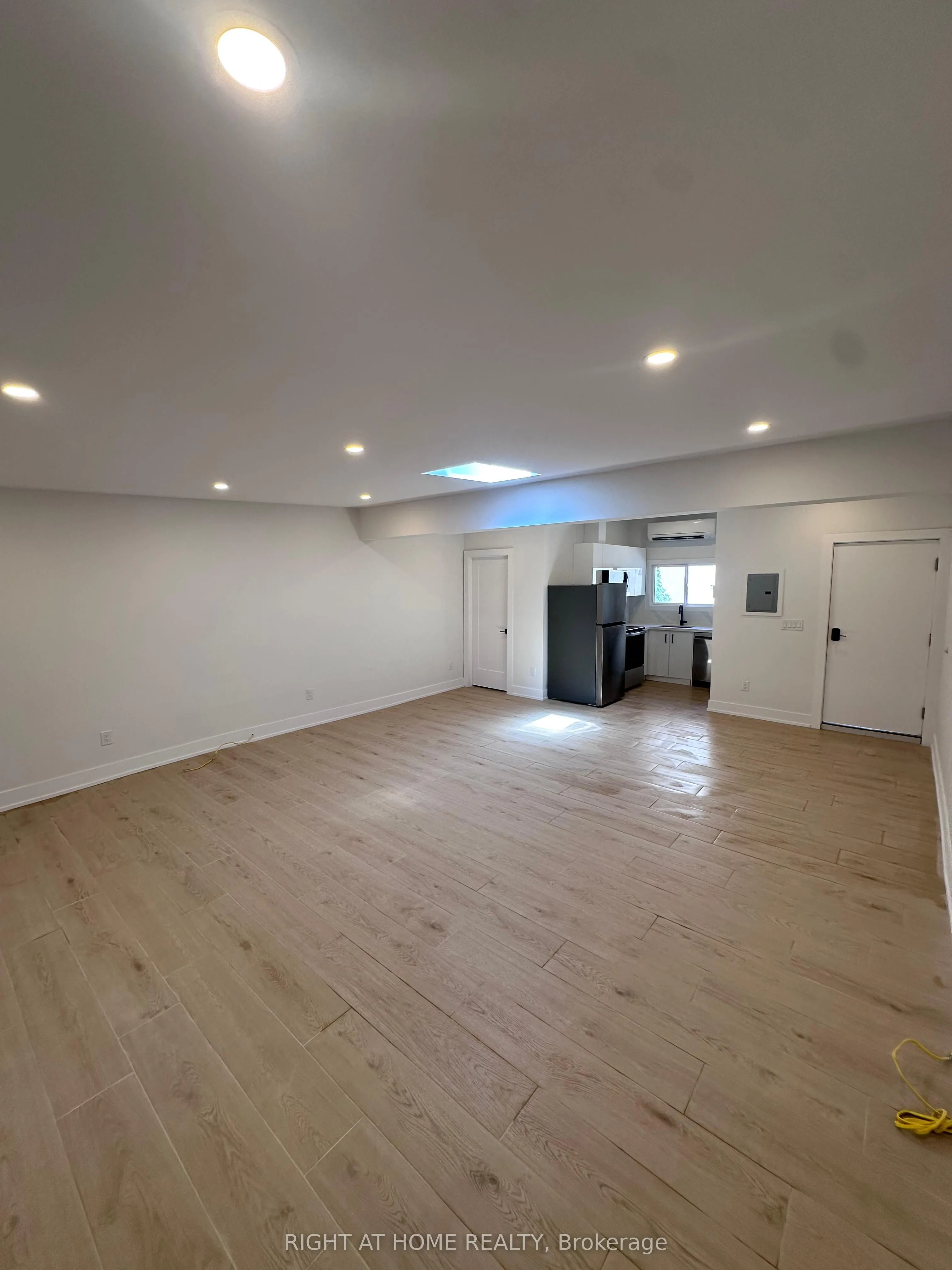500 Salem Avenue N, #L