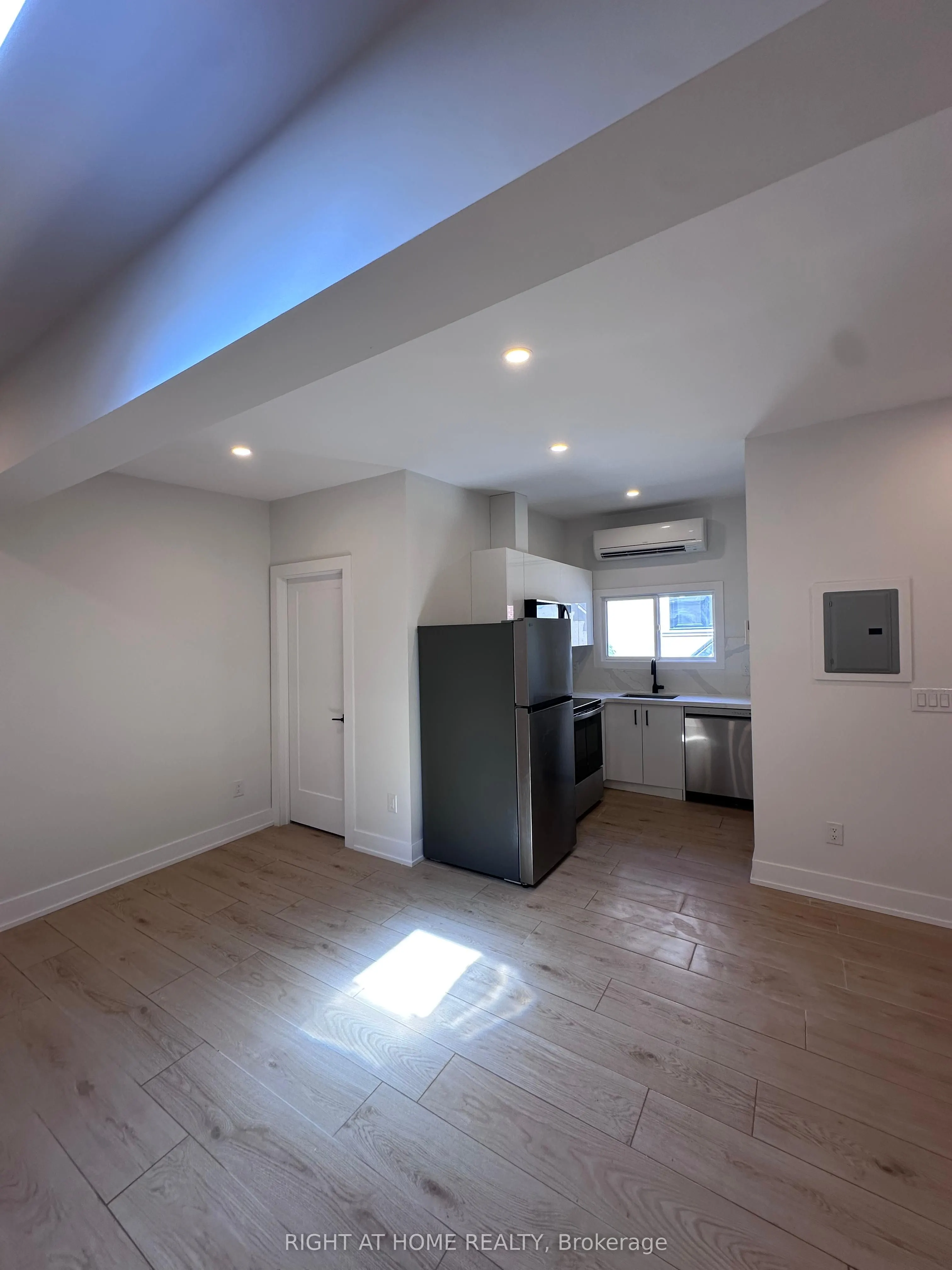 500 Salem Avenue N, #L