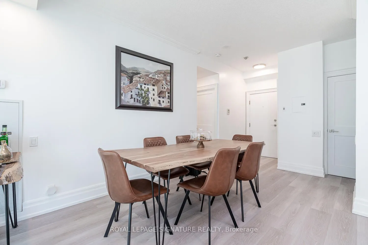 2067 Lake Shore Boulevard, #203