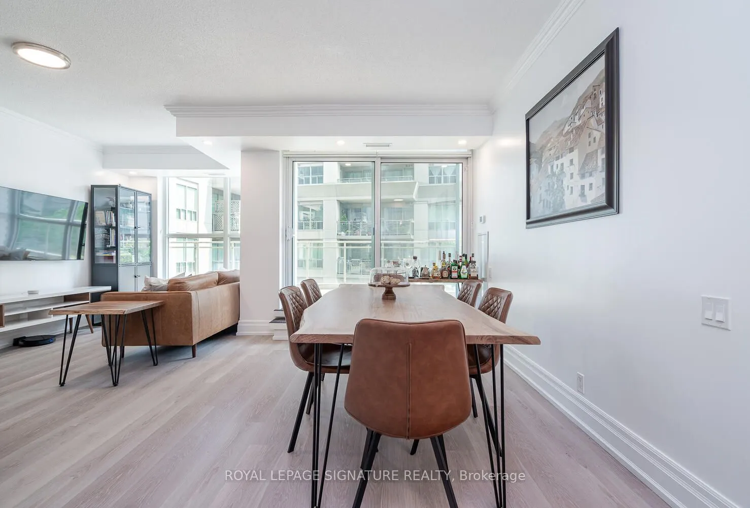 2067 Lake Shore Boulevard, #203