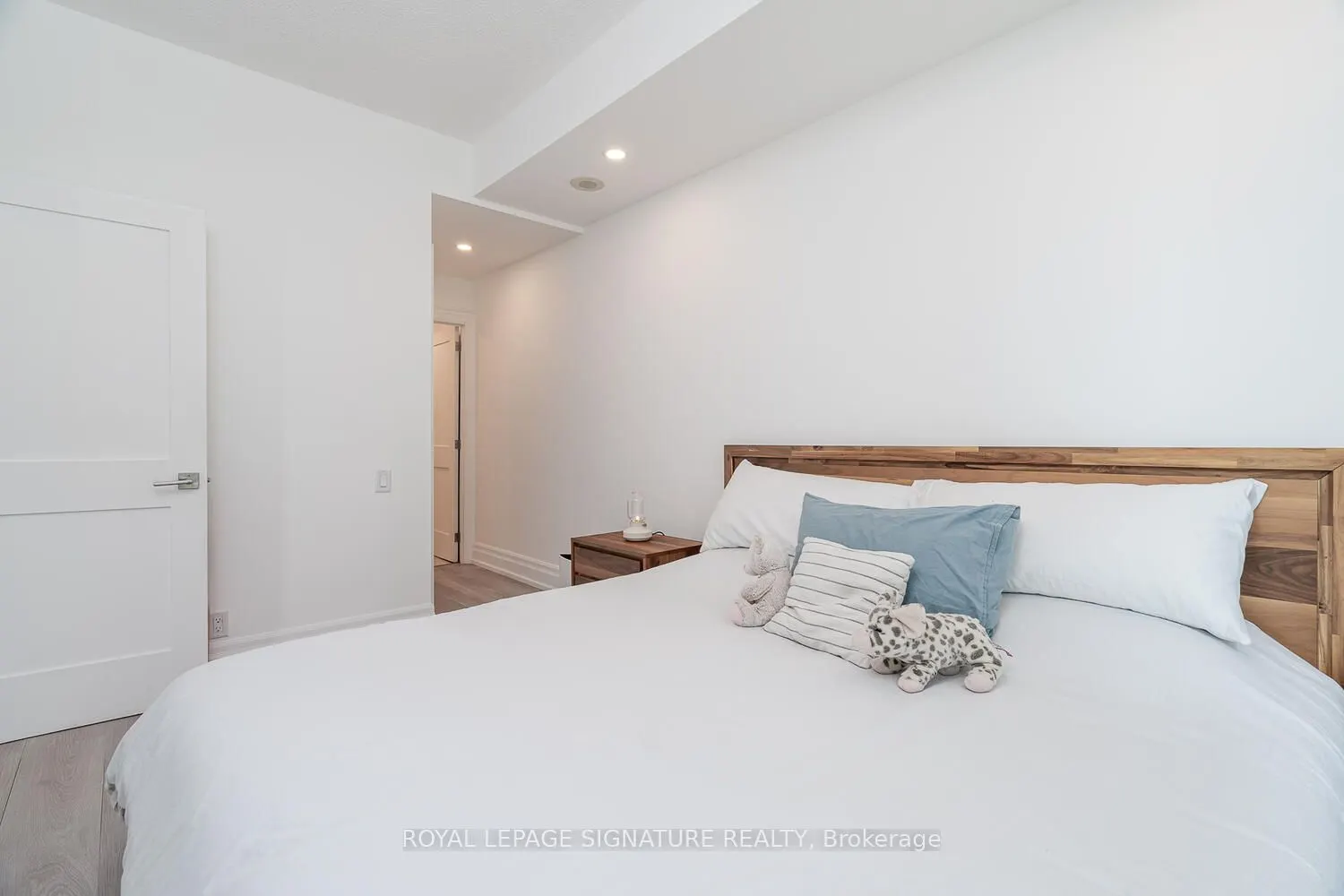 2067 Lake Shore Boulevard, #203