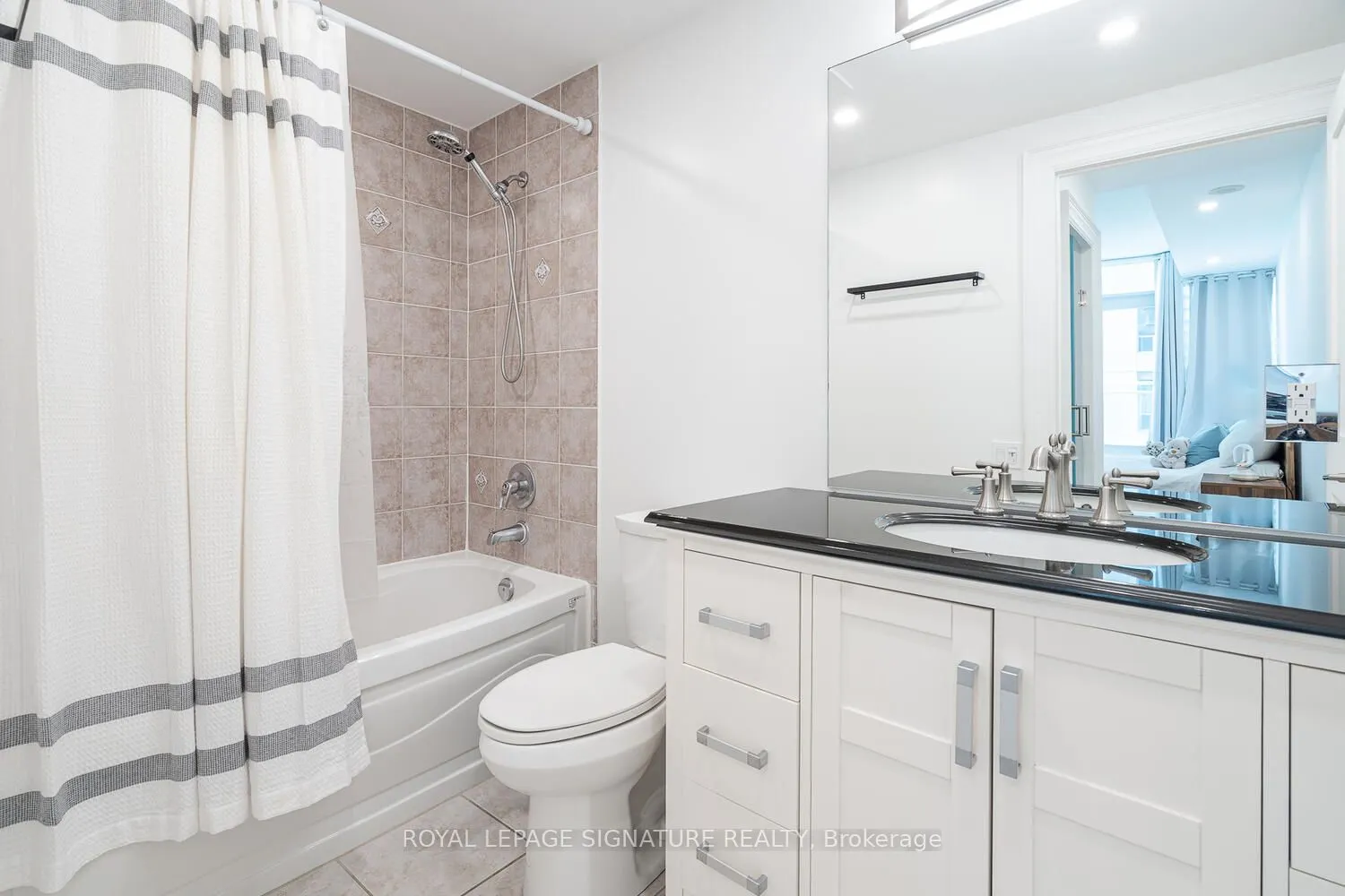 2067 Lake Shore Boulevard, #203
