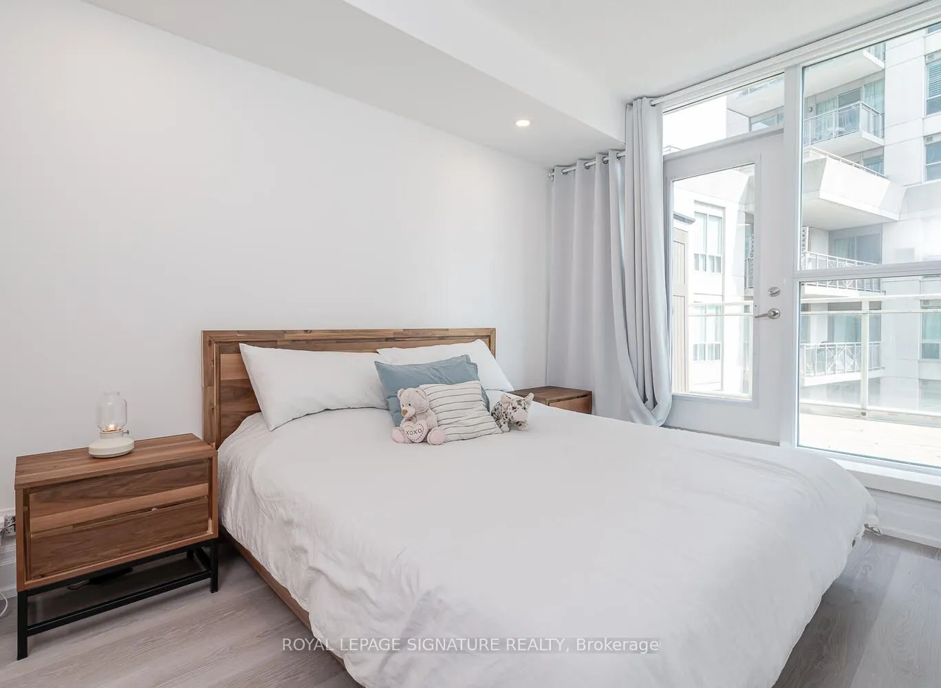 2067 Lake Shore Boulevard, #203