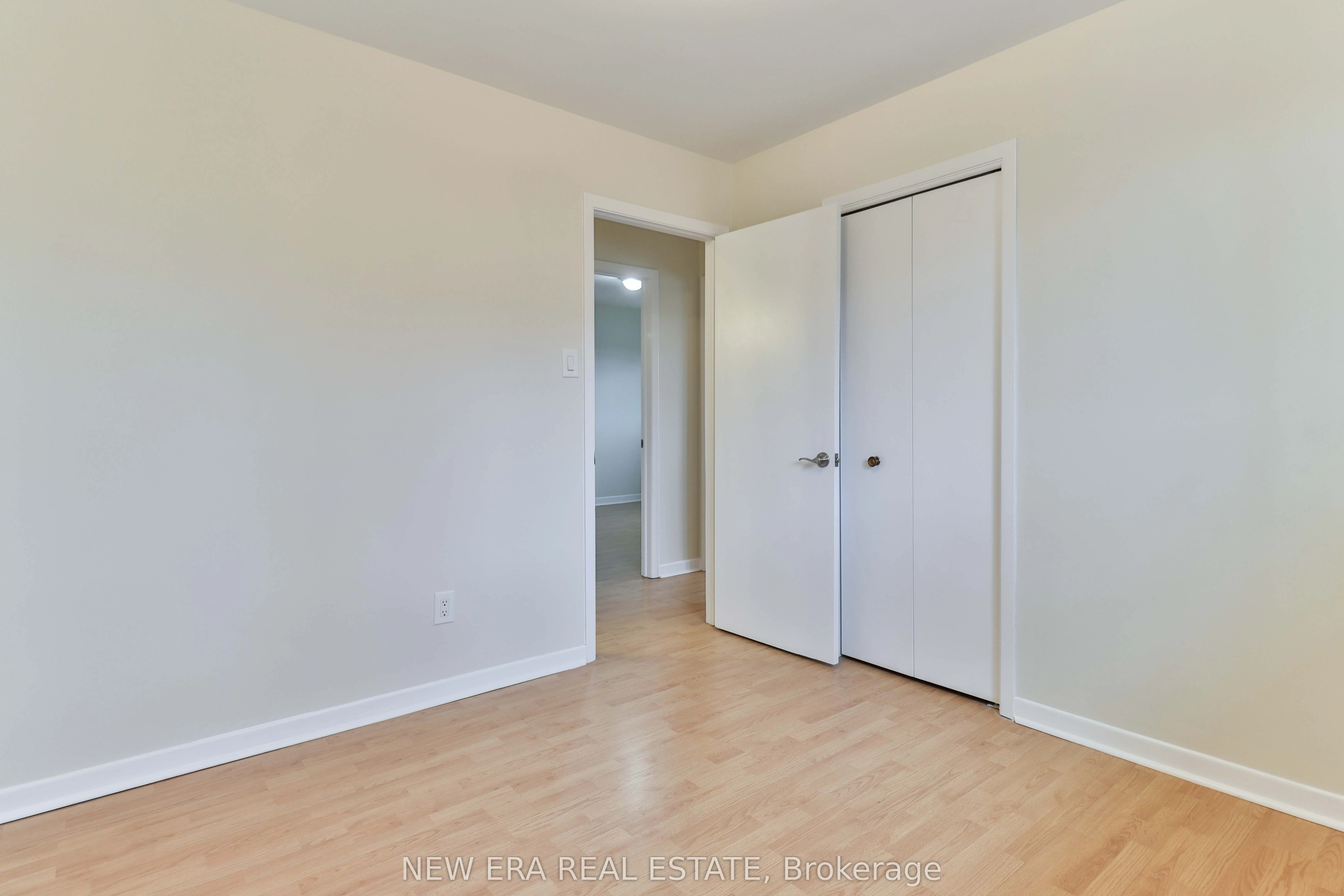 2559 Kingsberry Crescent