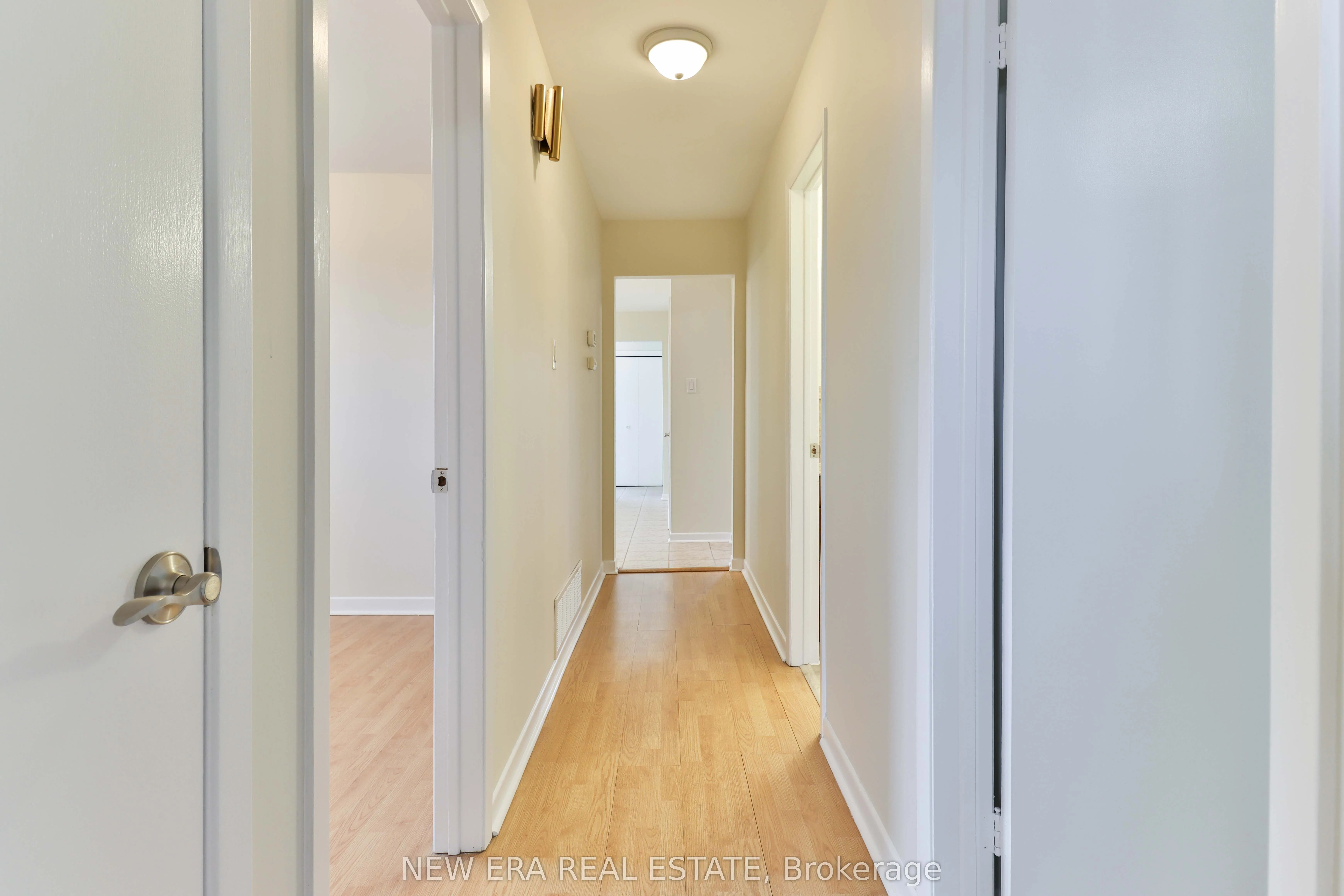 2559 Kingsberry Crescent