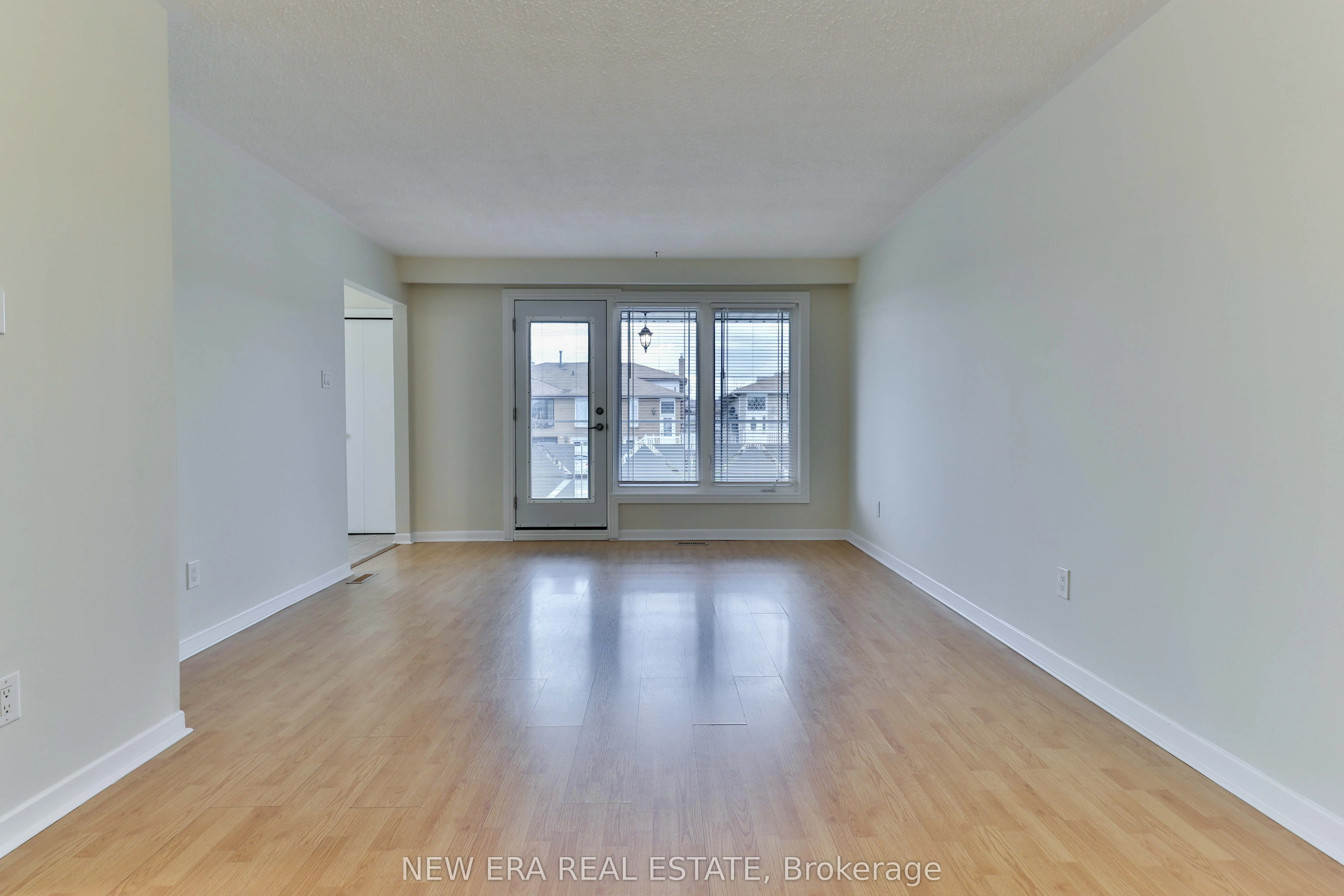 2559 Kingsberry Crescent