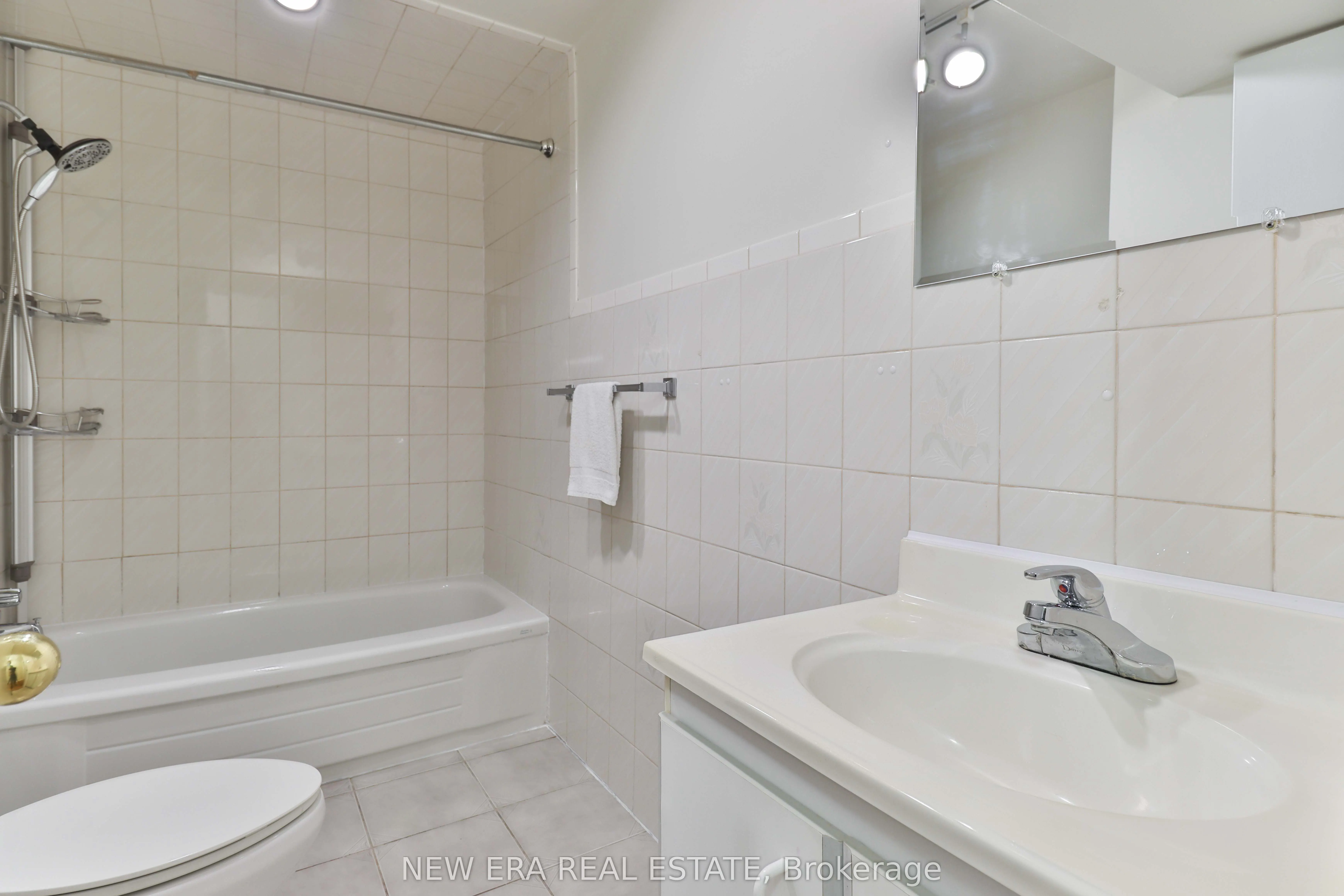 2559 Kingsberry Crescent