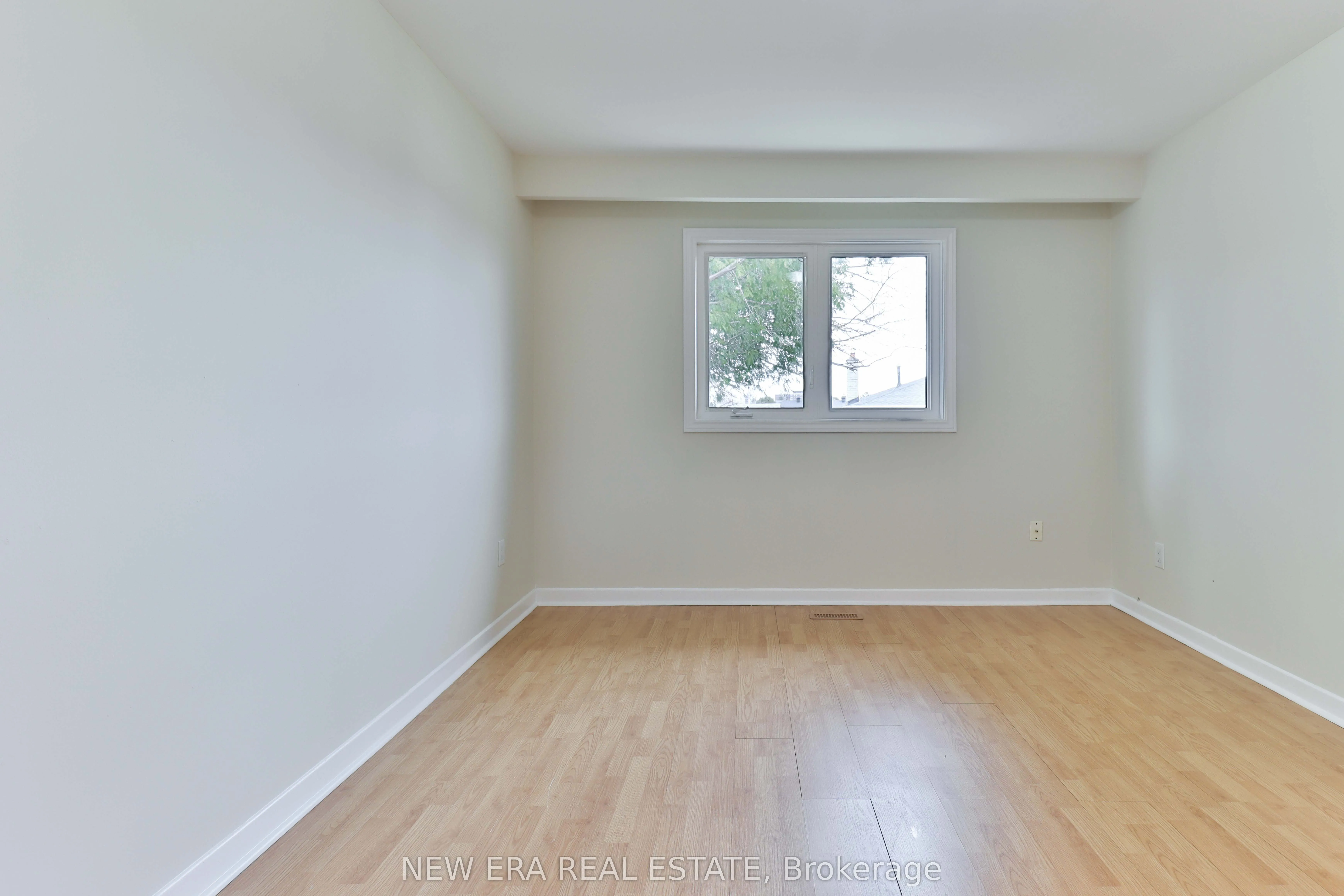 2559 Kingsberry Crescent