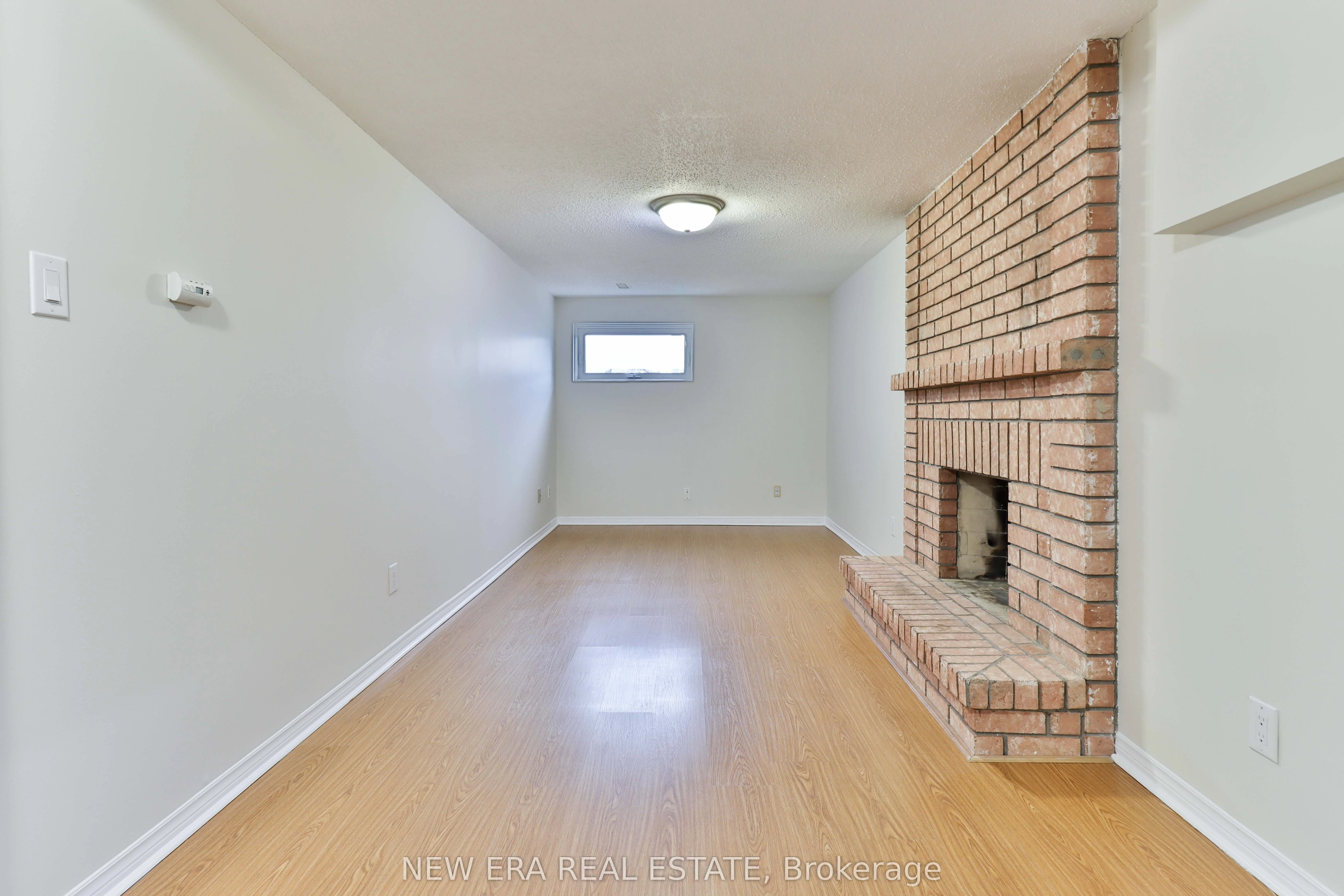 2559 Kingsberry Crescent