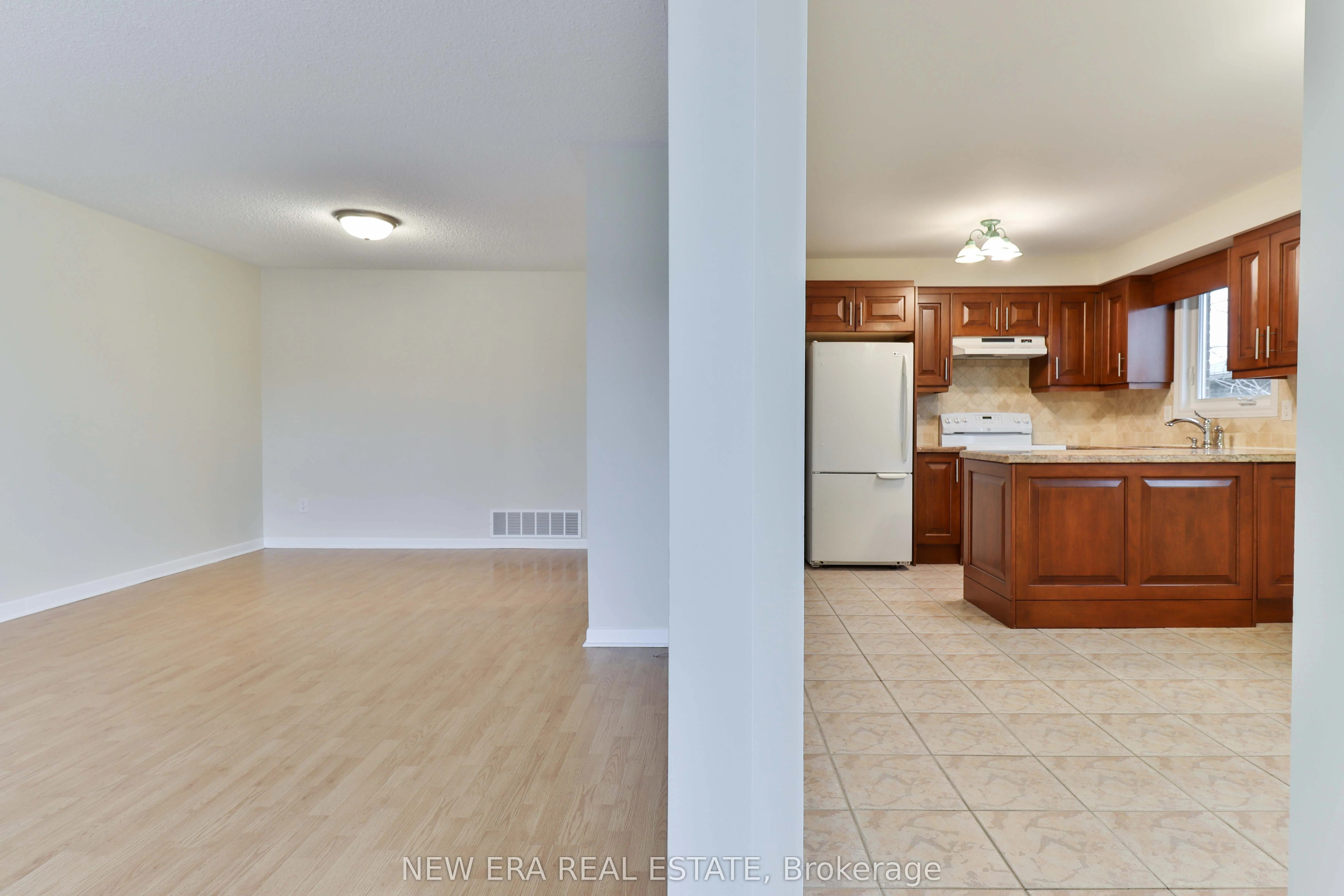2559 Kingsberry Crescent