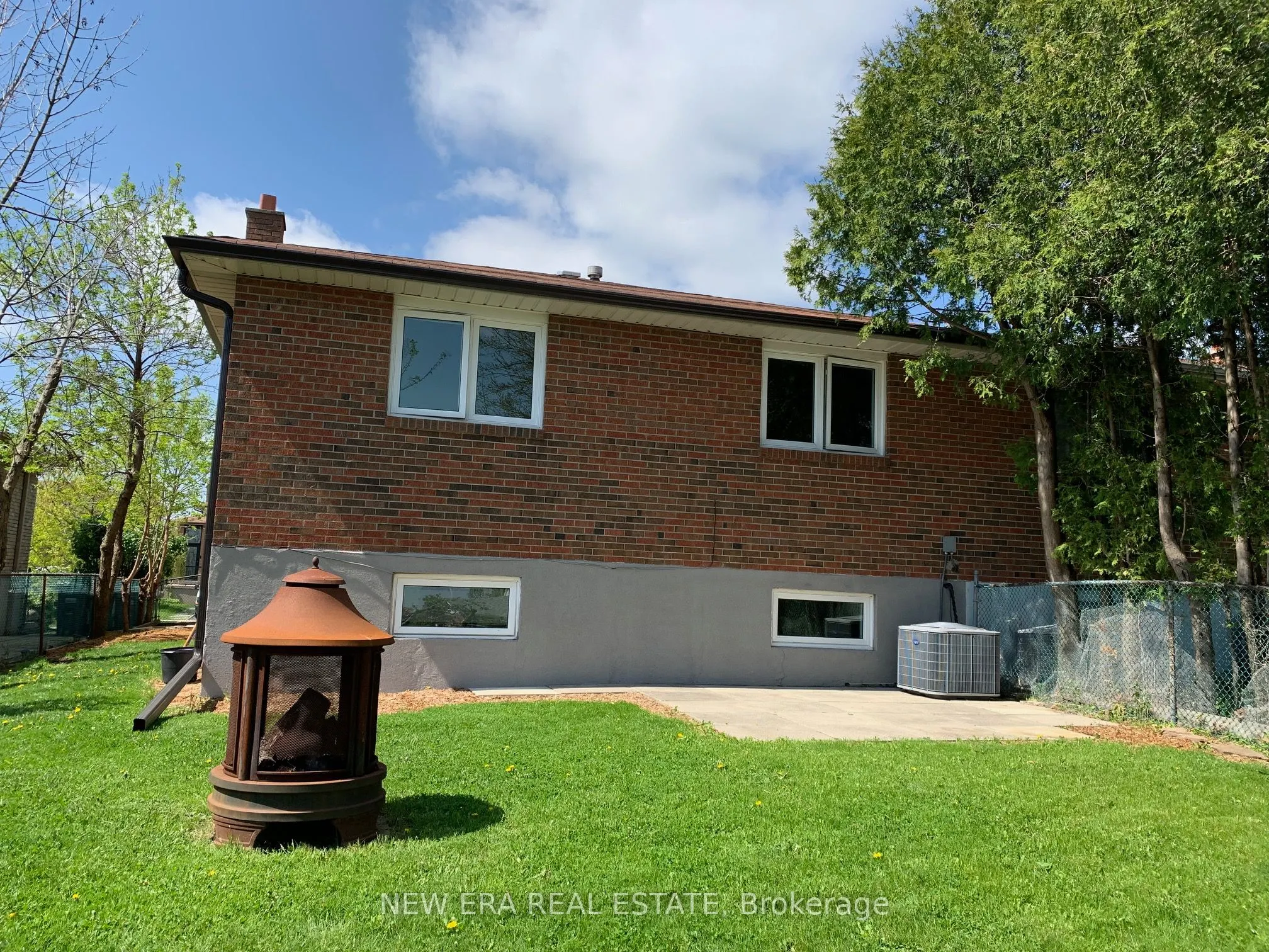 2559 Kingsberry Crescent