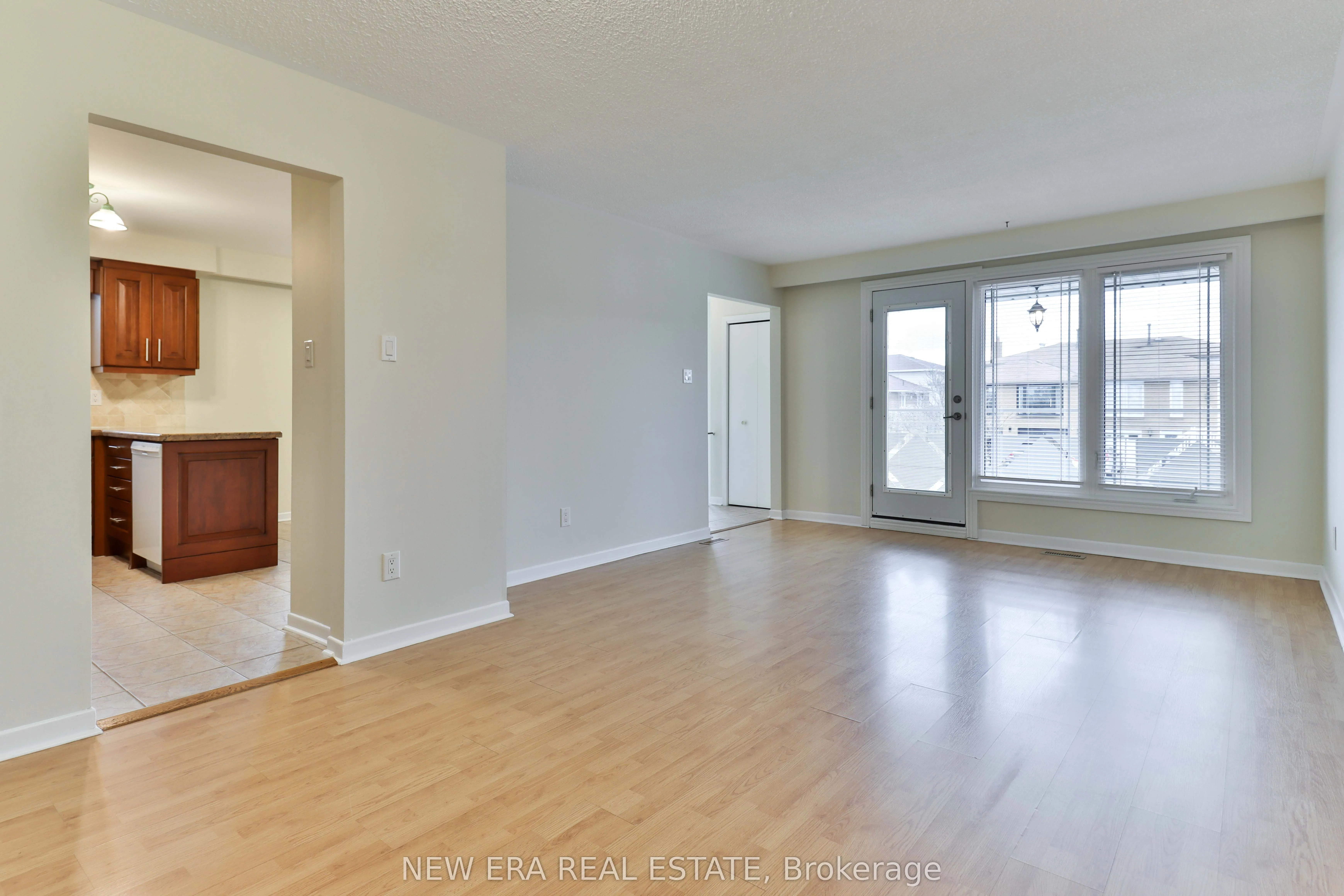 2559 Kingsberry Crescent