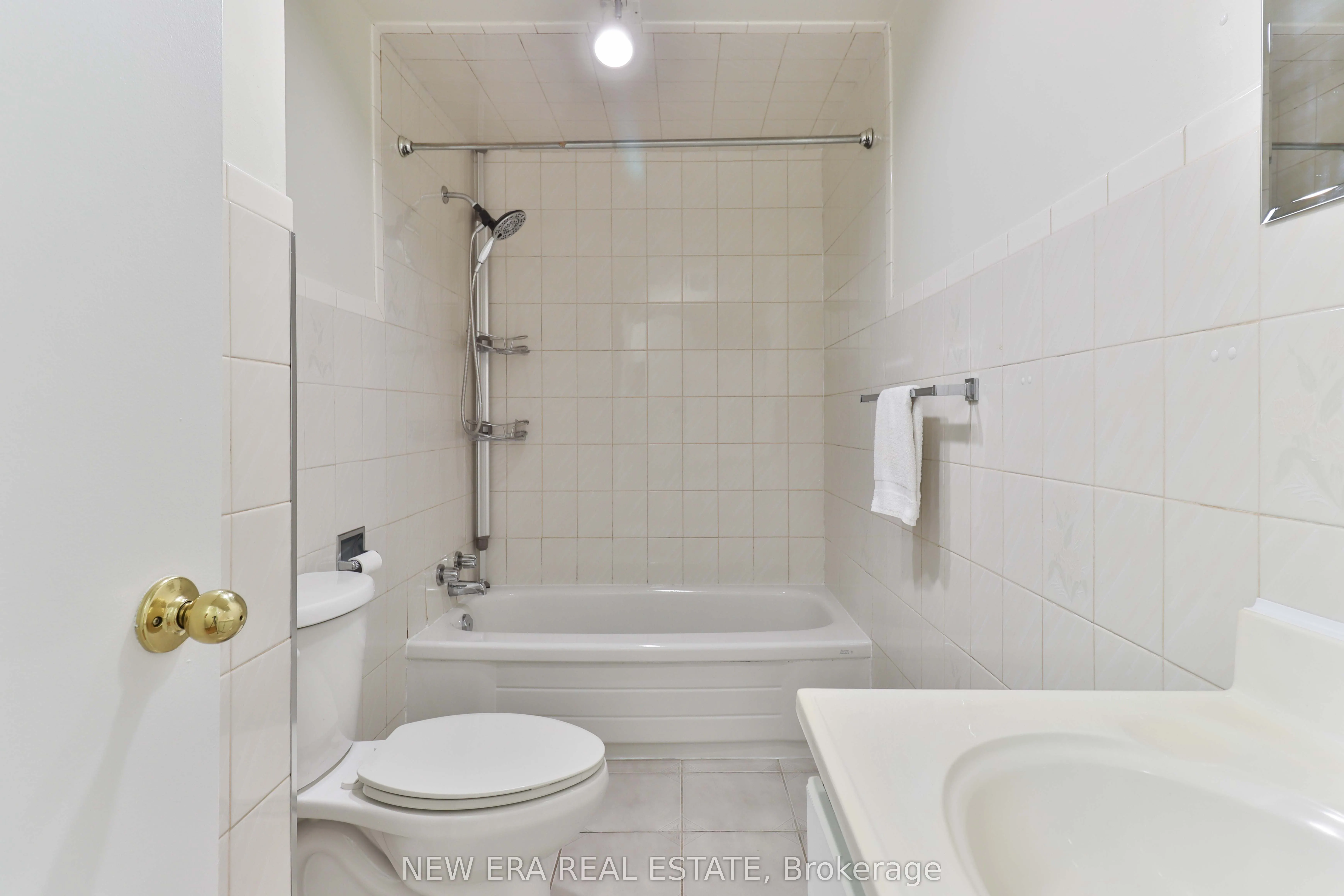2559 Kingsberry Crescent