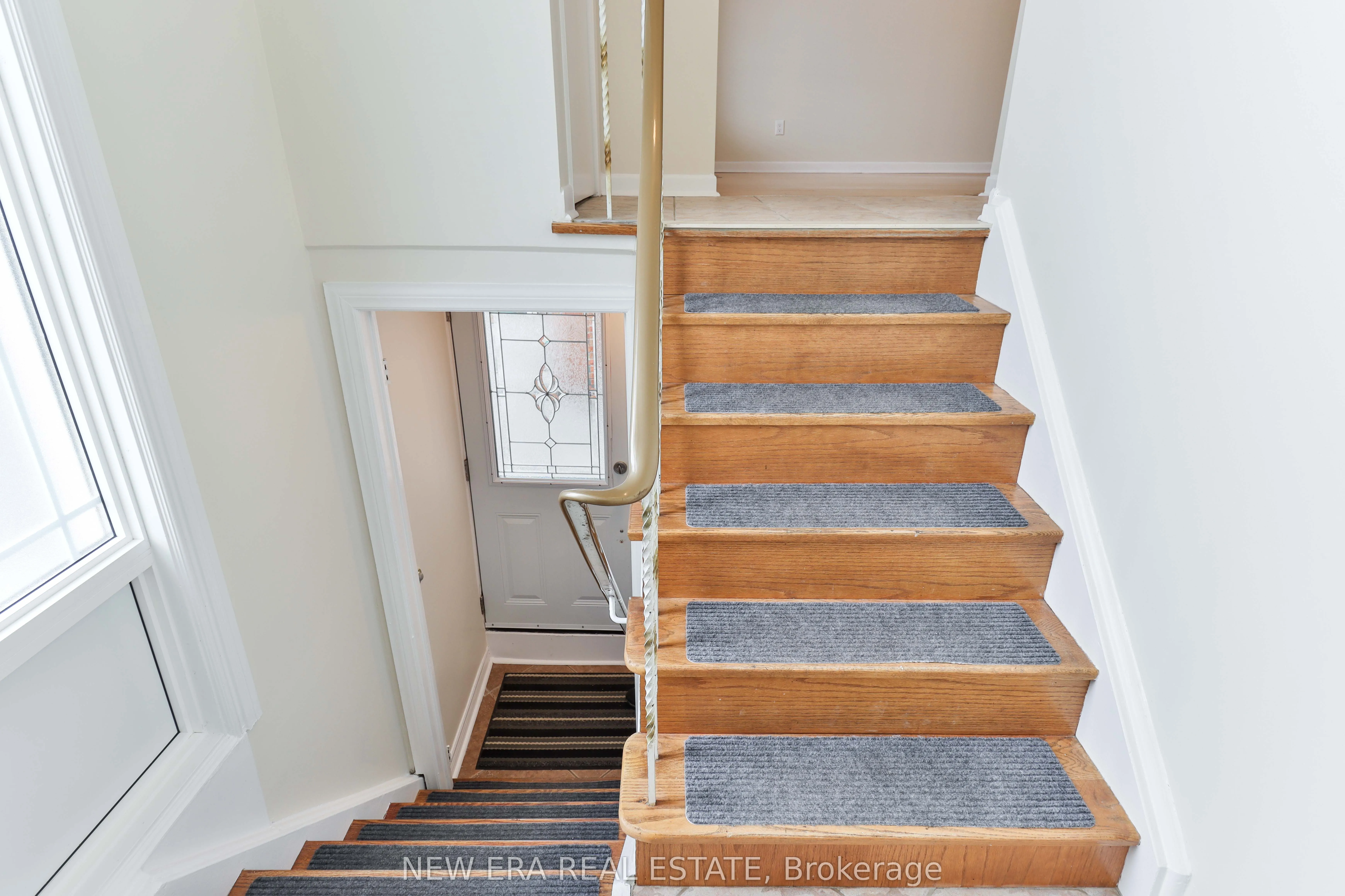 2559 Kingsberry Crescent