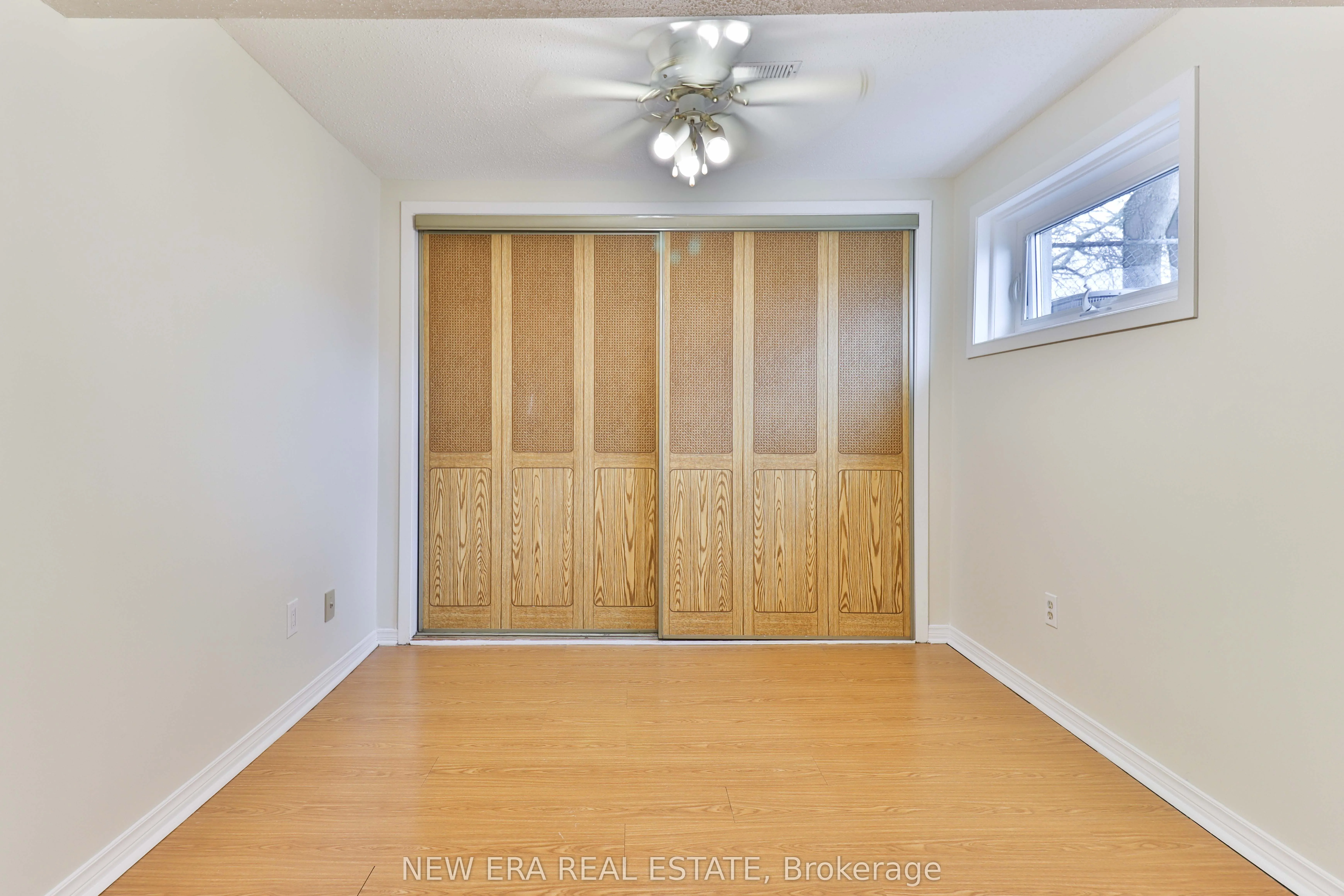 2559 Kingsberry Crescent