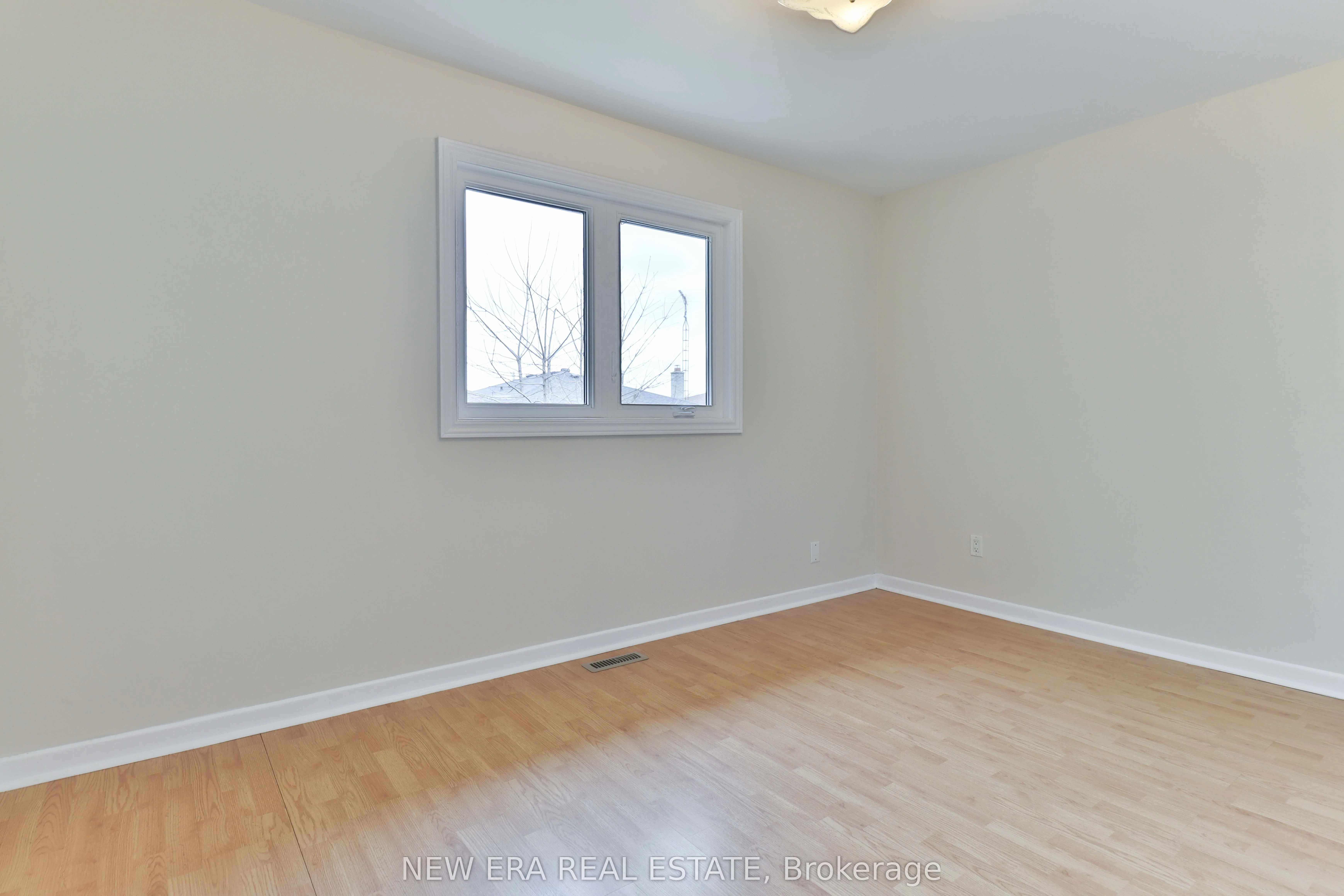 2559 Kingsberry Crescent