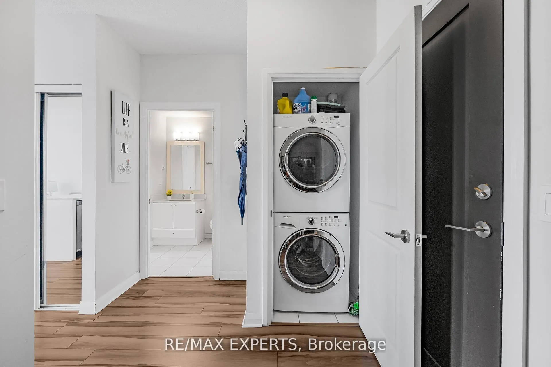 75 Eglinton Avenue W, #2408