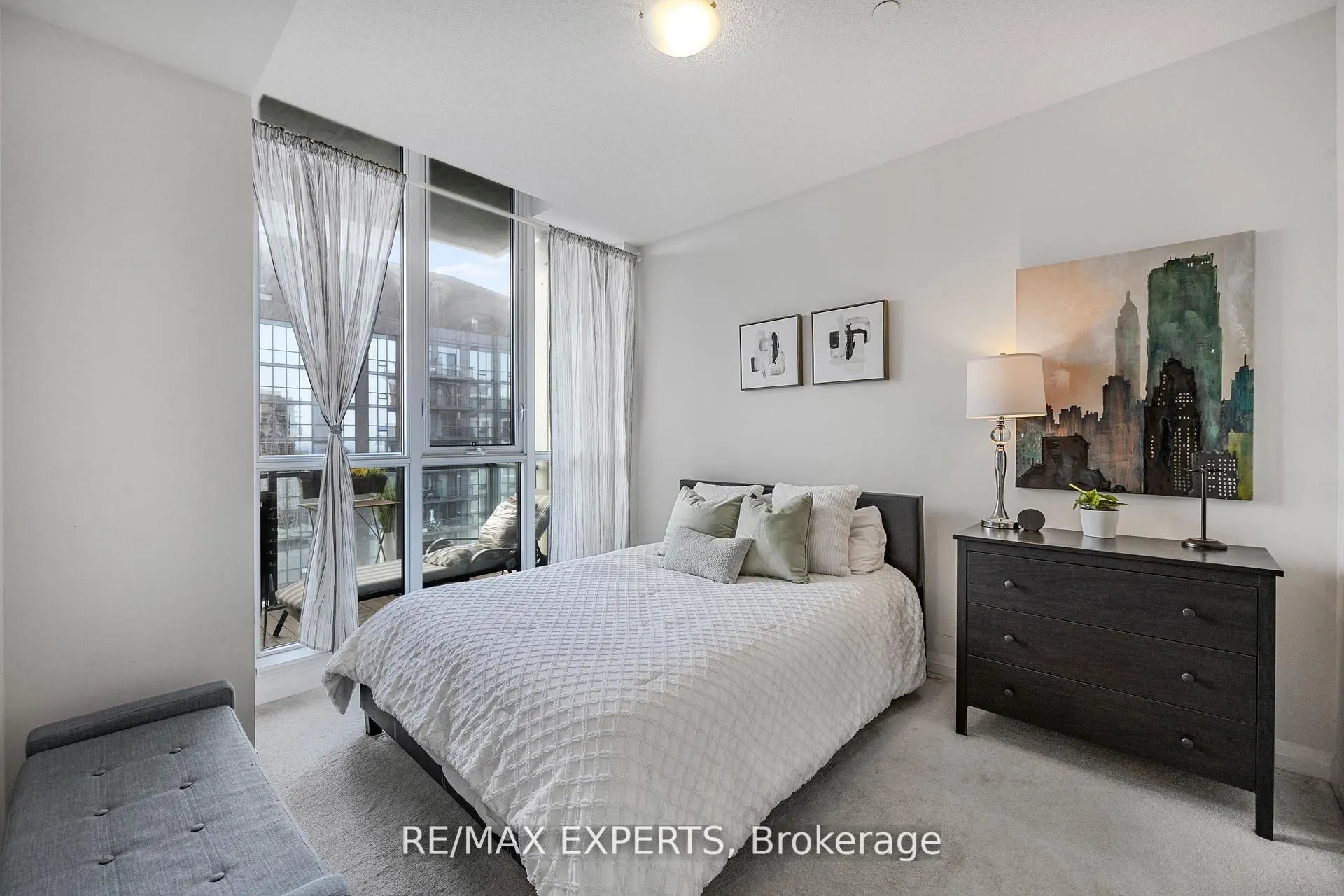 75 Eglinton Avenue W, #2408