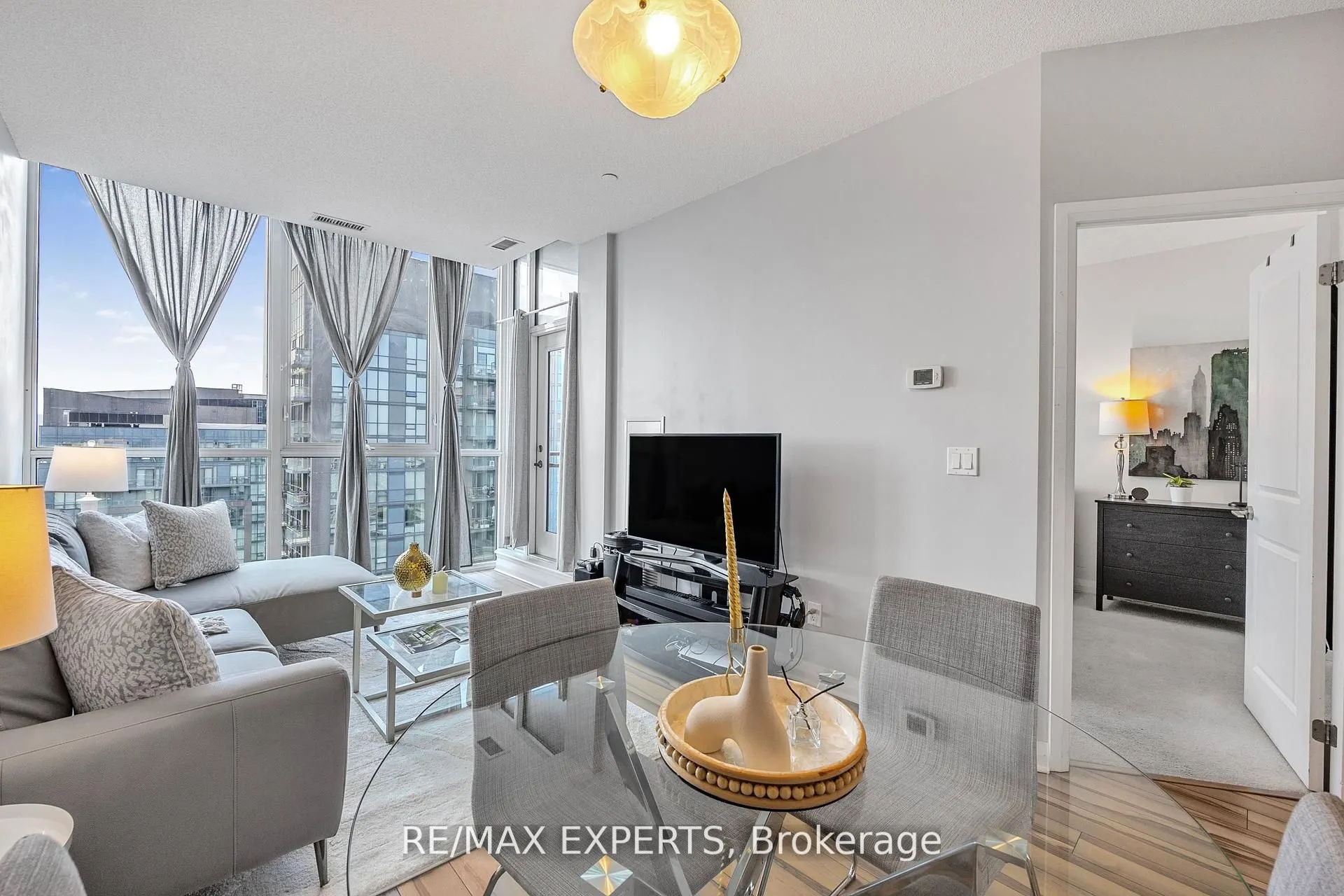 75 Eglinton Avenue W, #2408