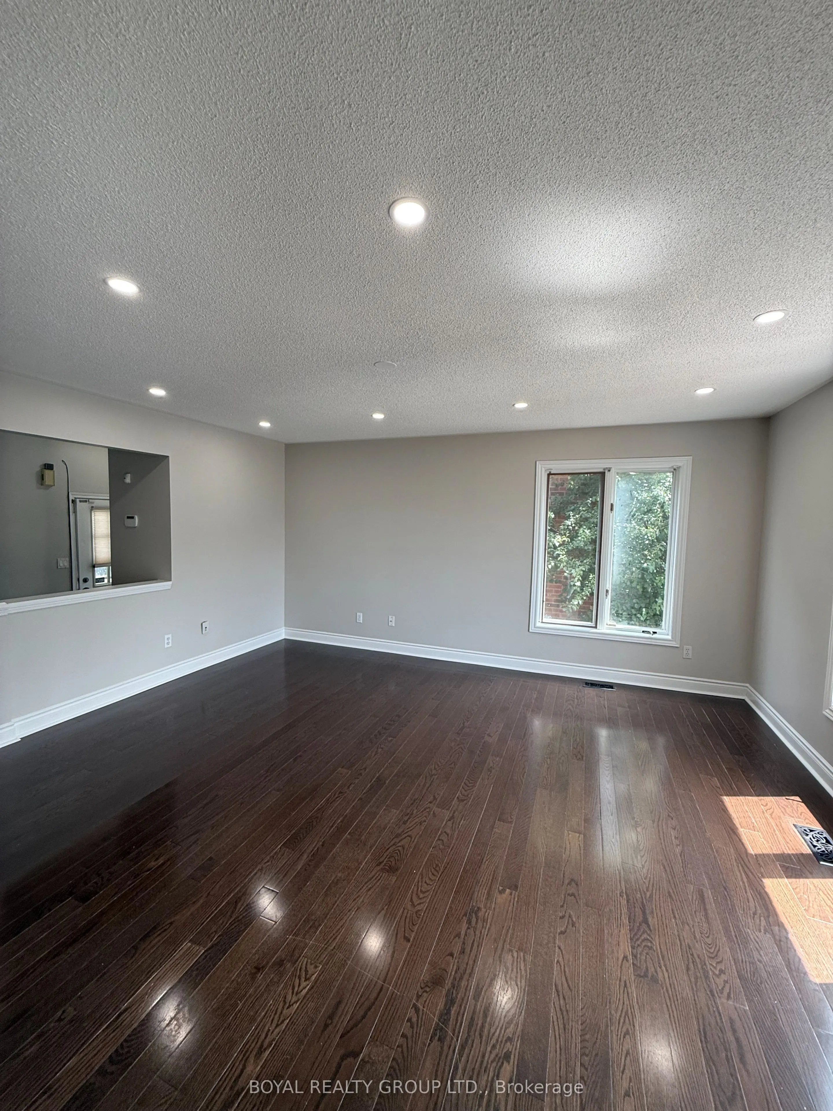57 Hickorybush Avenue