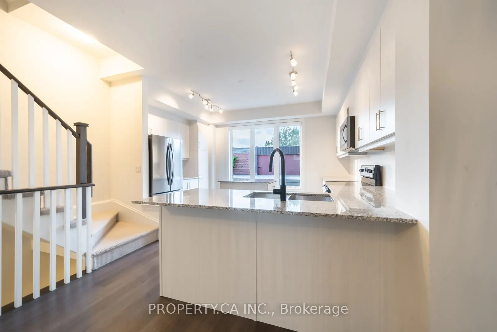 80 Eastwood Park Gardens, #9
