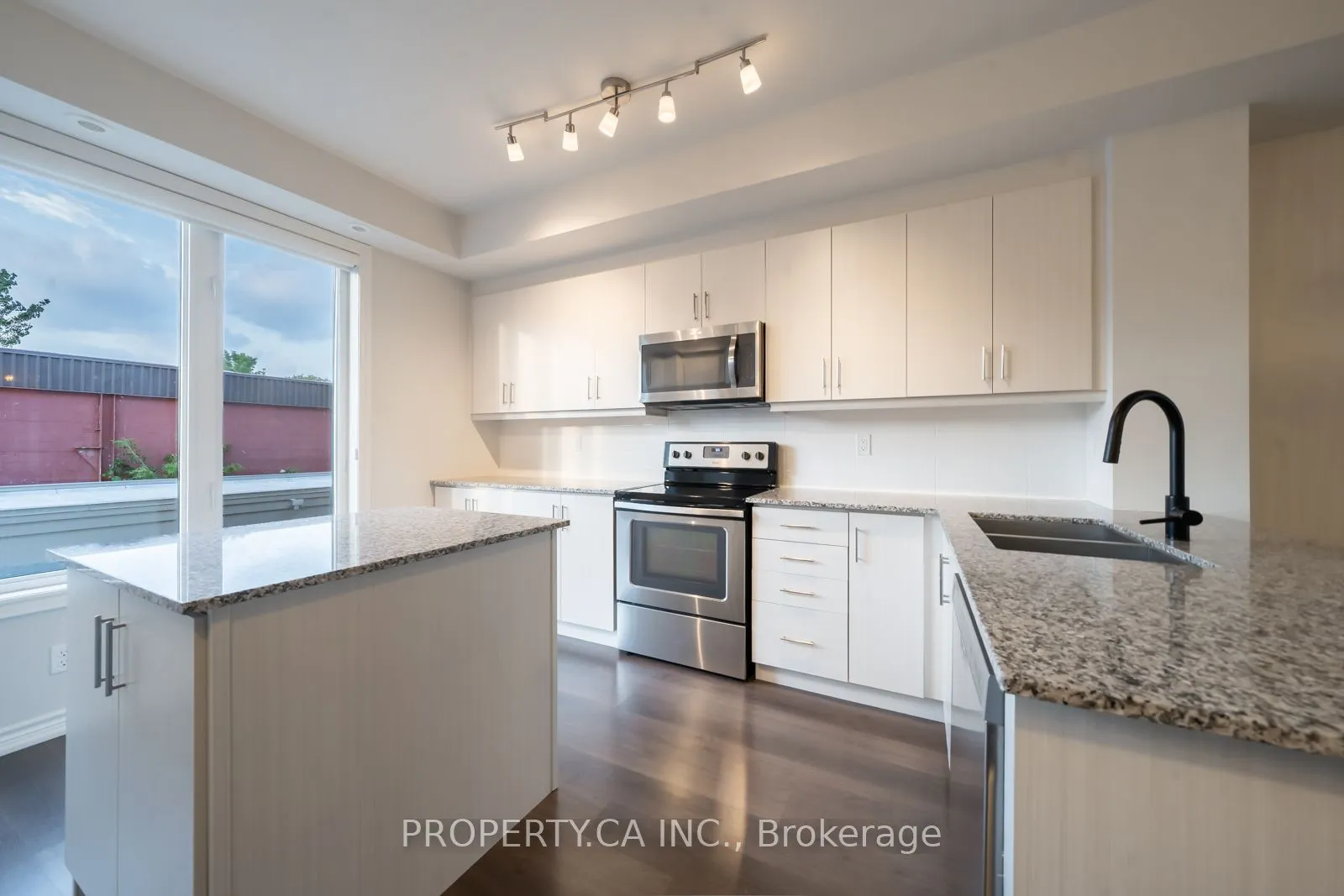 80 Eastwood Park Gardens, #9
