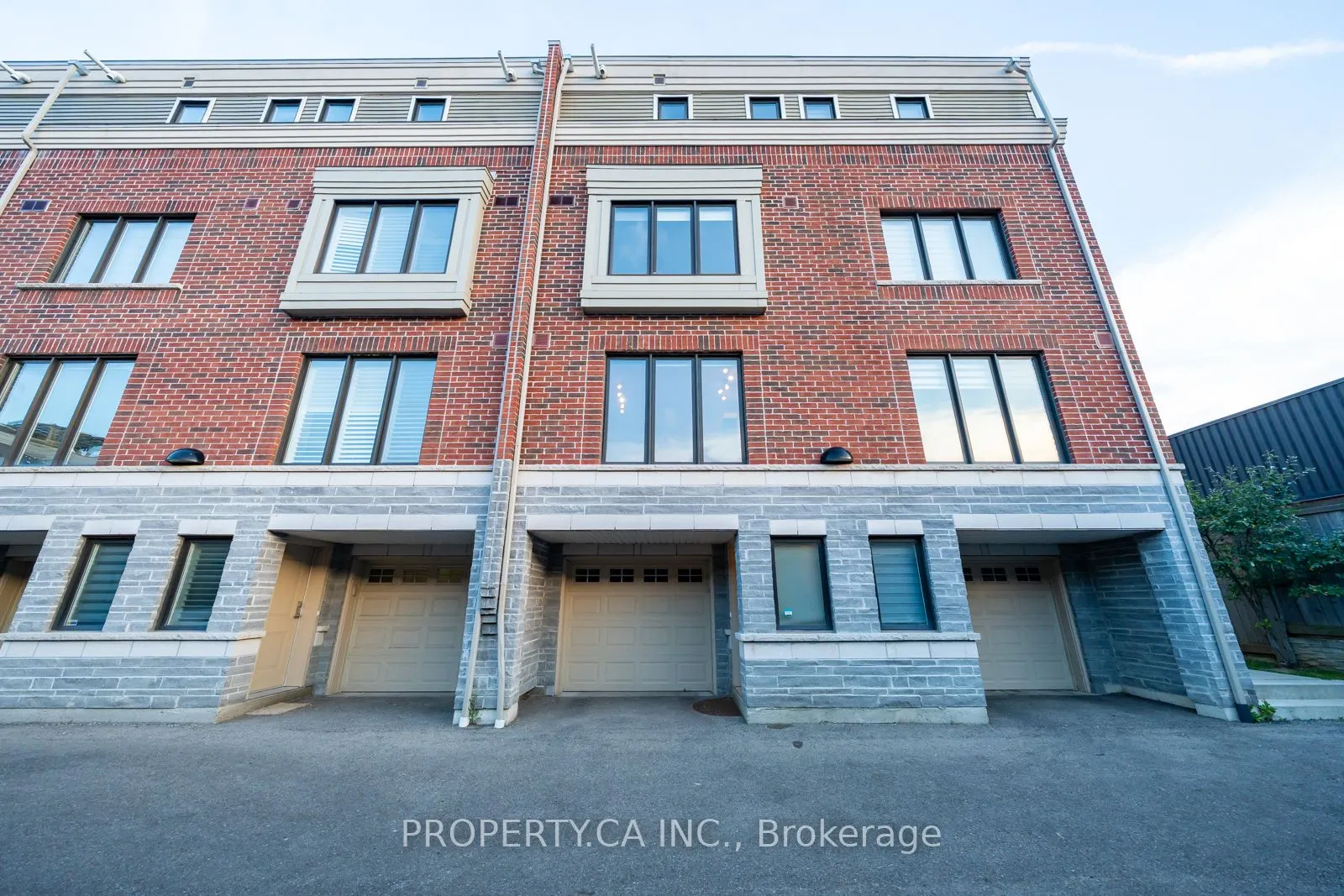 80 Eastwood Park Gardens, #9