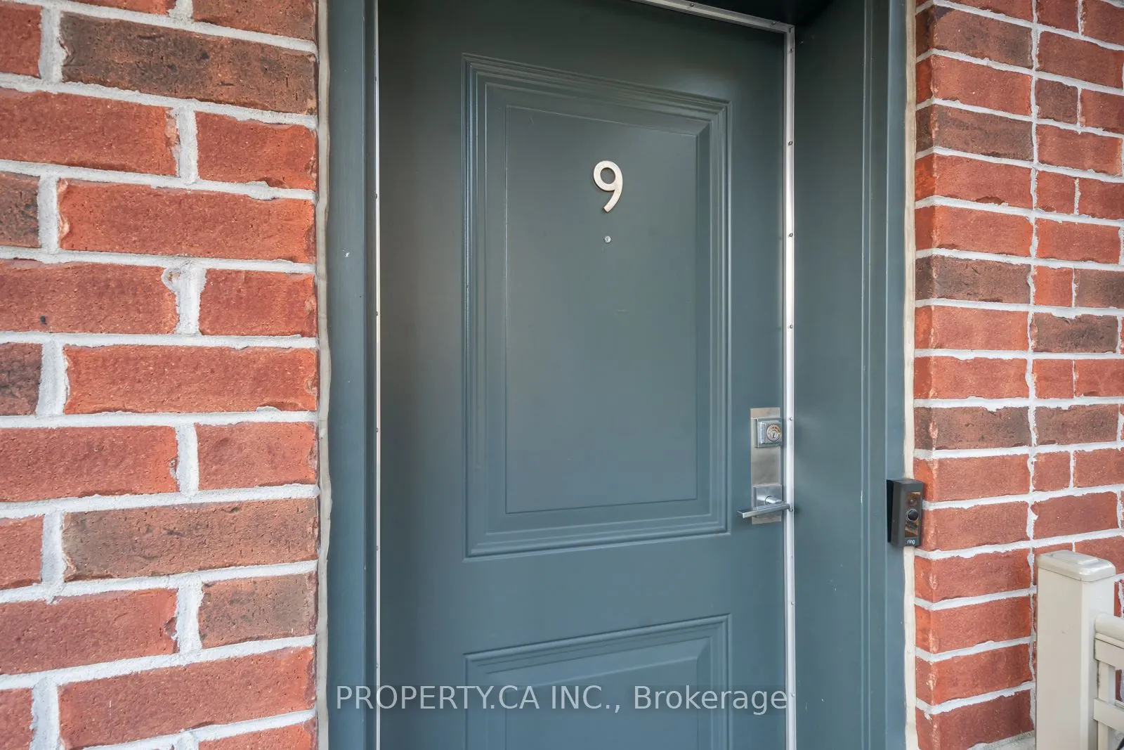80 Eastwood Park Gardens, #9