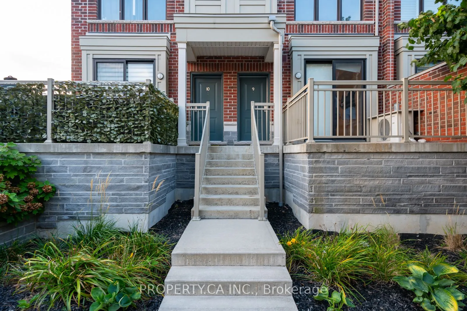 80 Eastwood Park Gardens, #9