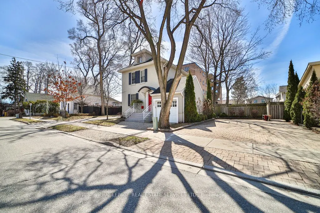 128 Chisholm Street