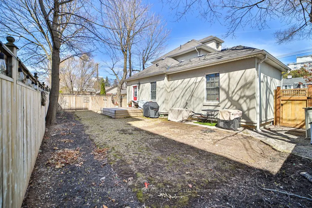 128 Chisholm Street