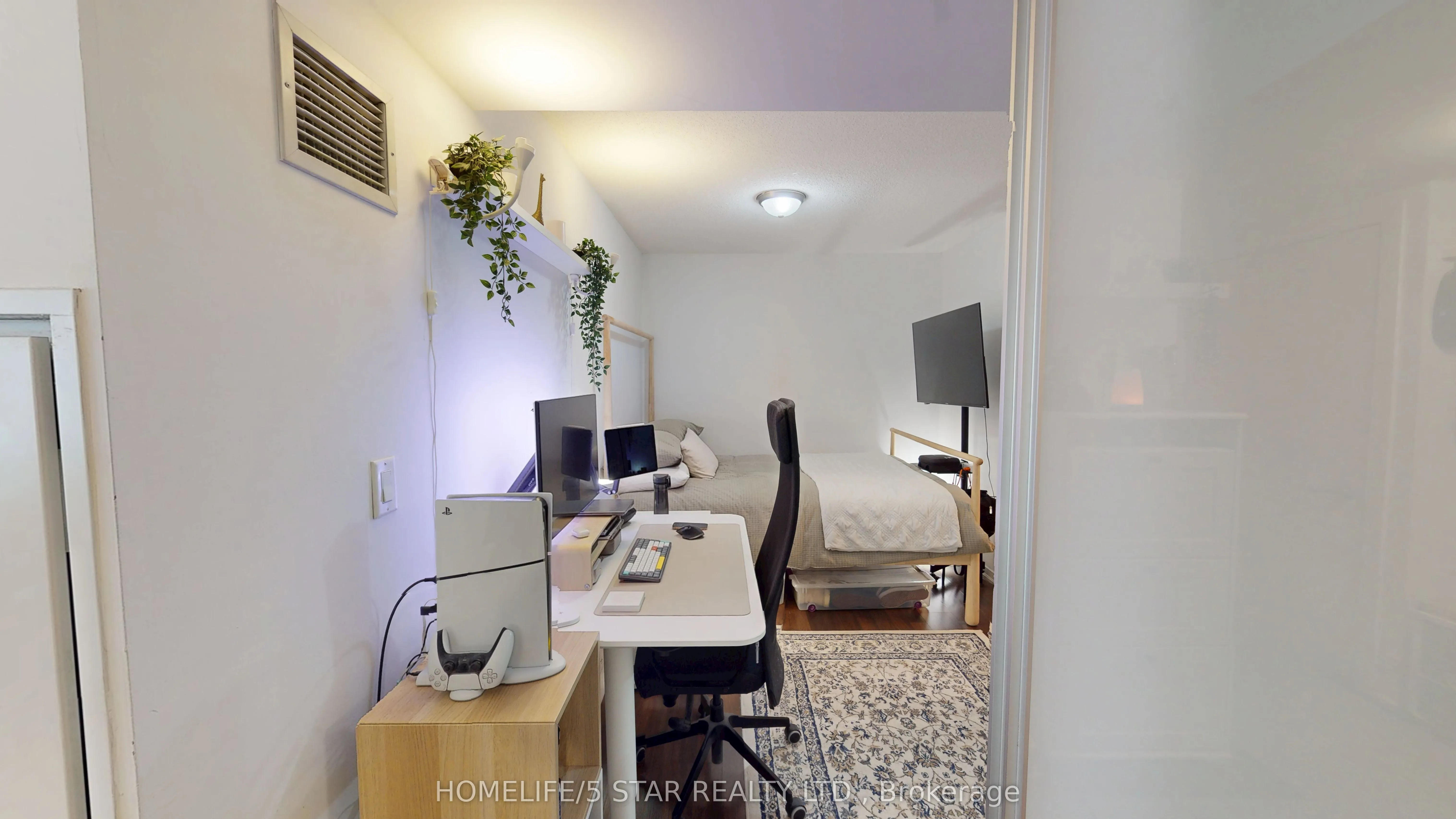 20 JOE SHUSTER Way, #521