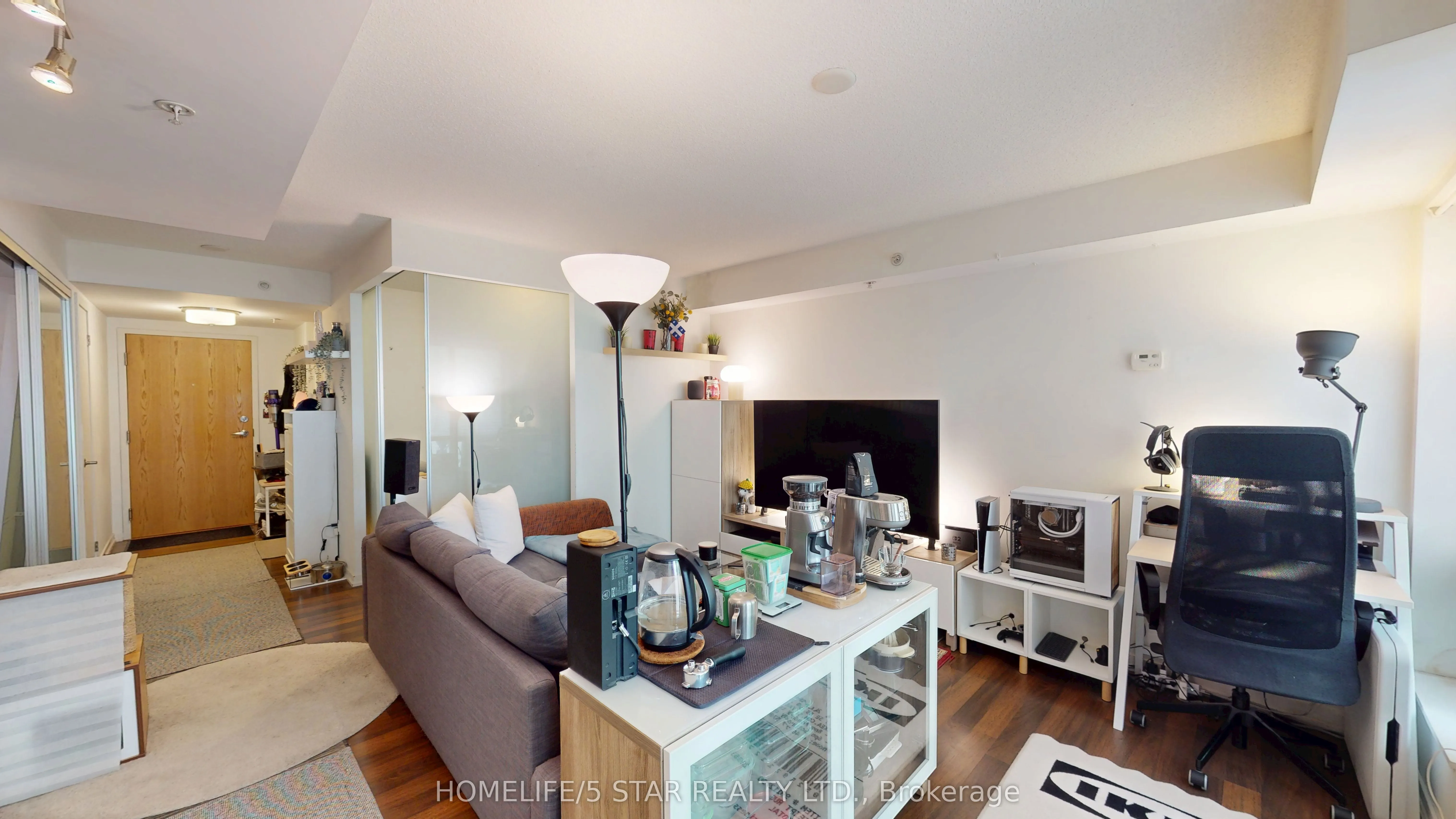 20 JOE SHUSTER Way, #521