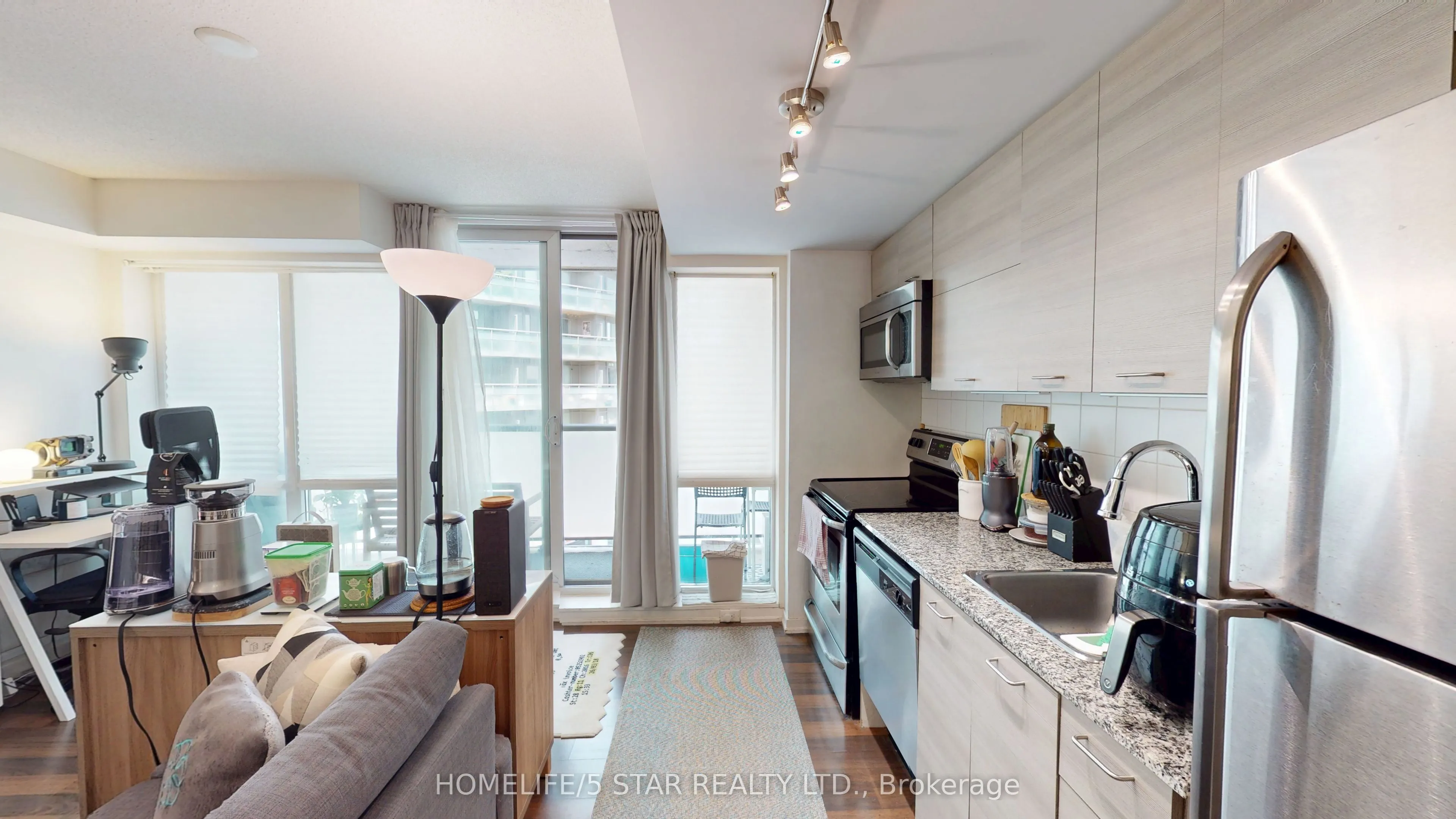 20 JOE SHUSTER Way, #521