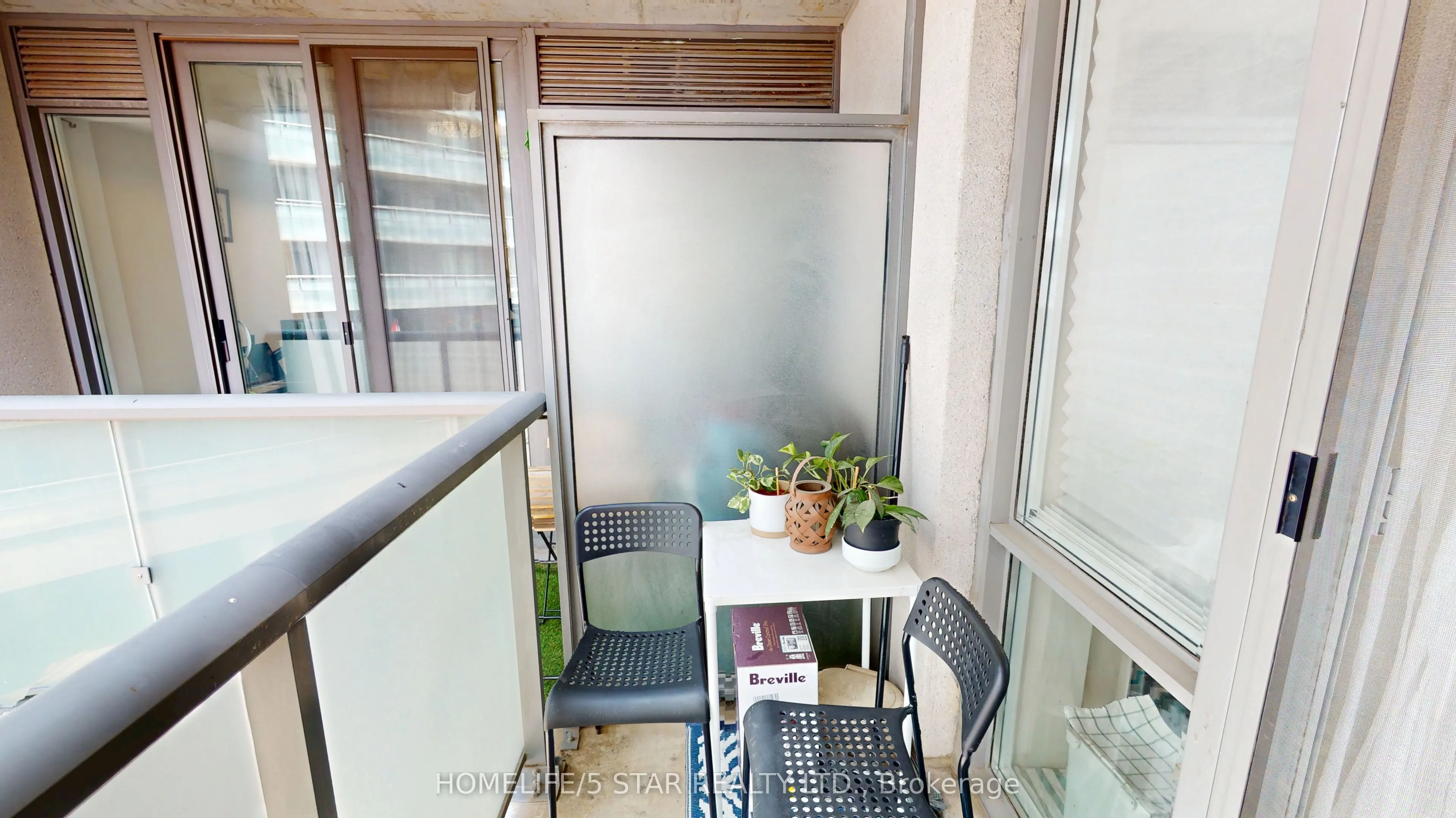 20 JOE SHUSTER Way, #521