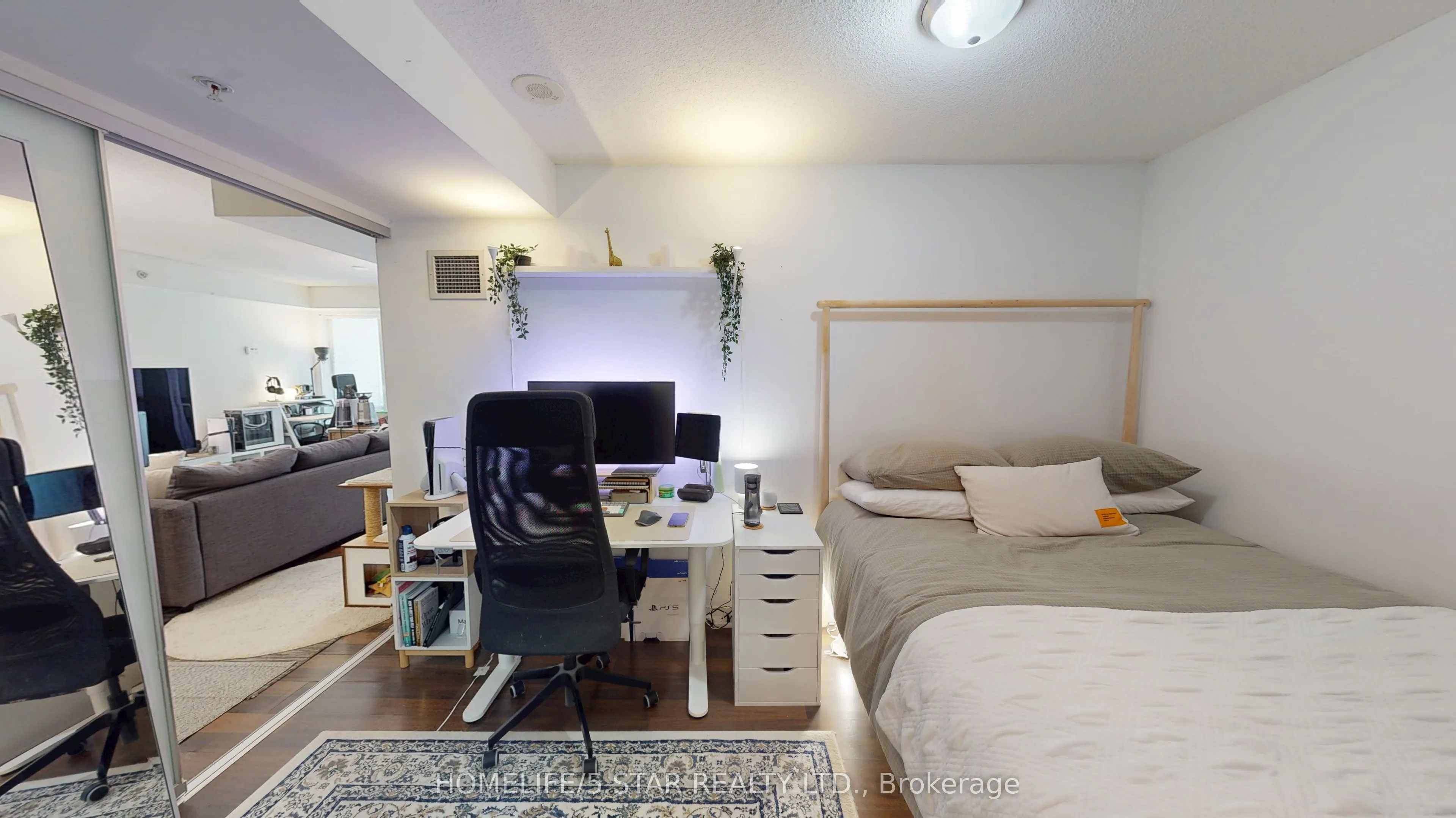 20 JOE SHUSTER Way, #521