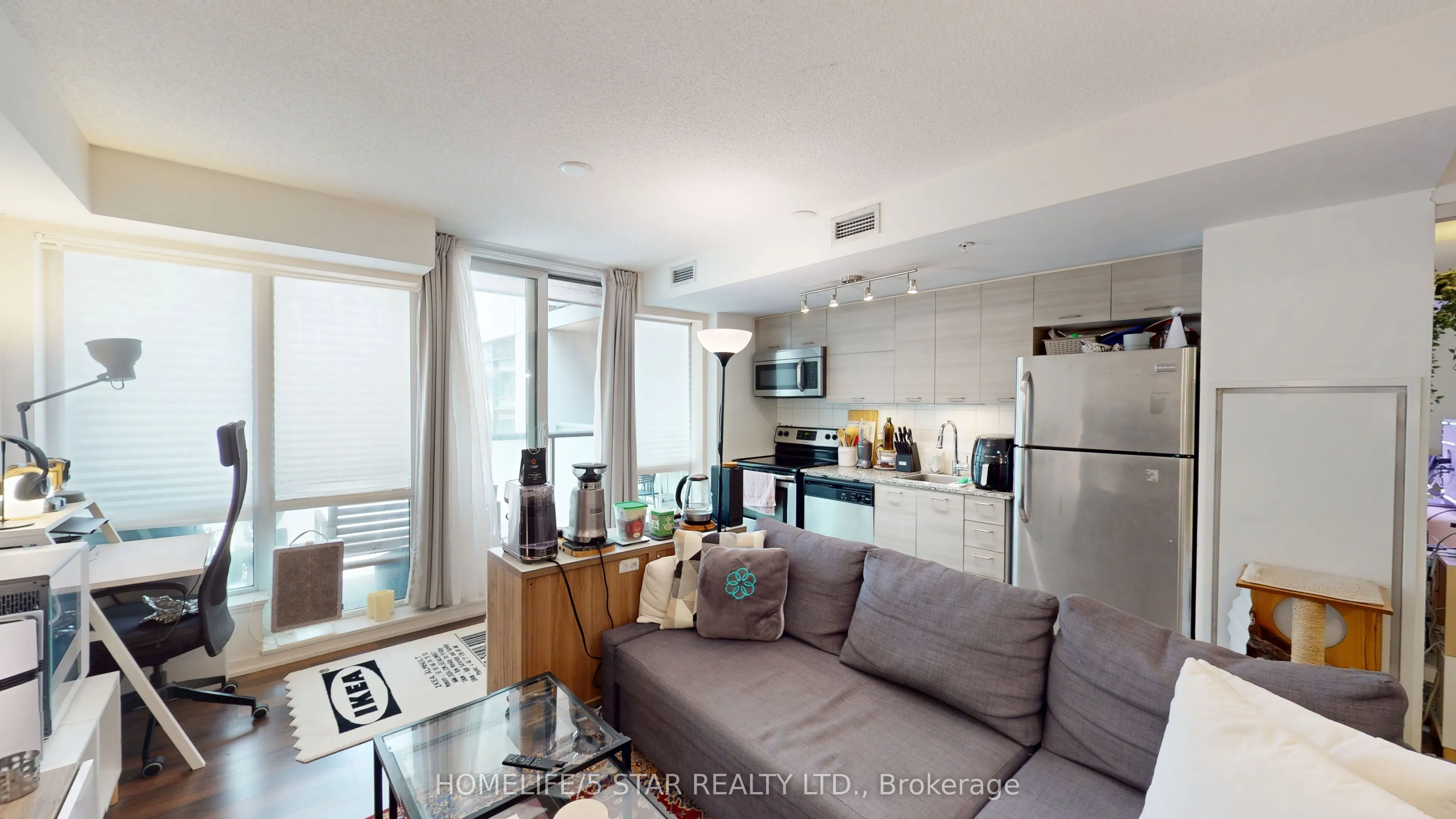 20 JOE SHUSTER Way, #521